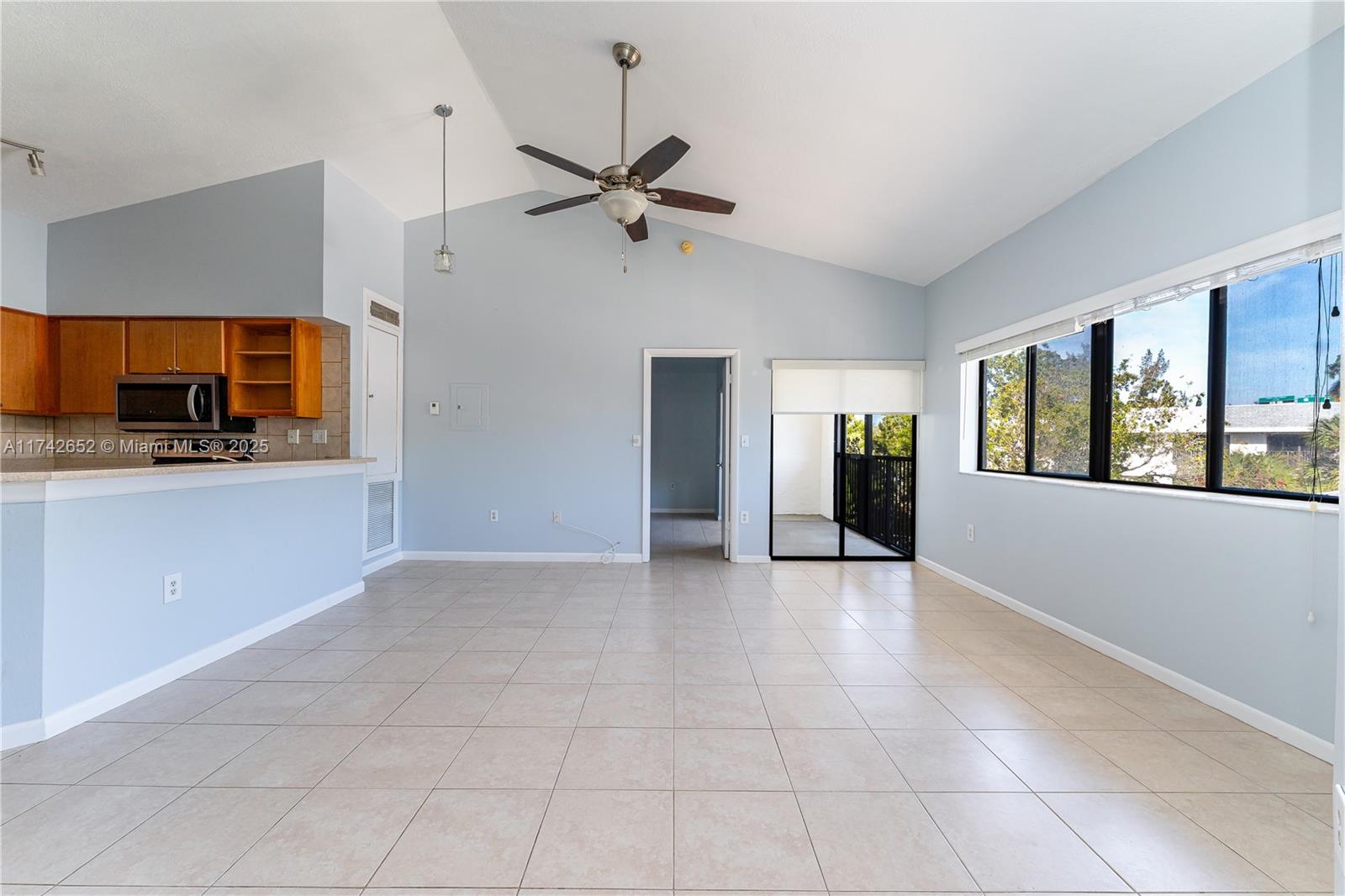 2445 SW 18th Ter 706
