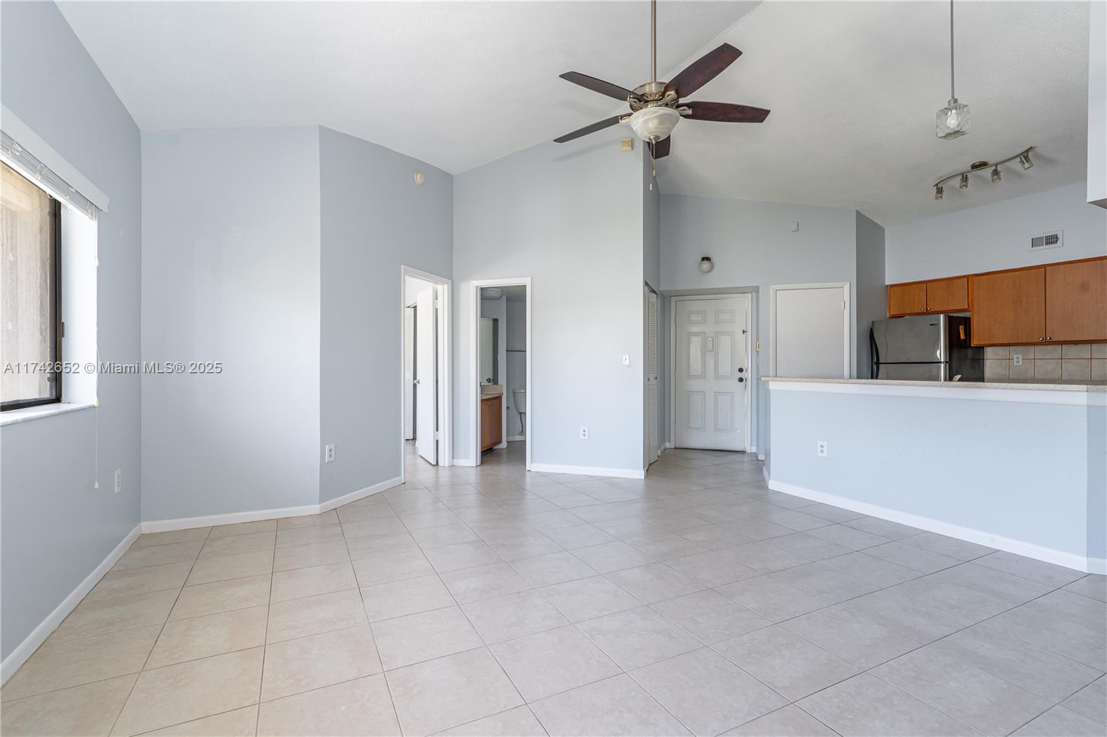 MARINA OAKS CONDO - Residential