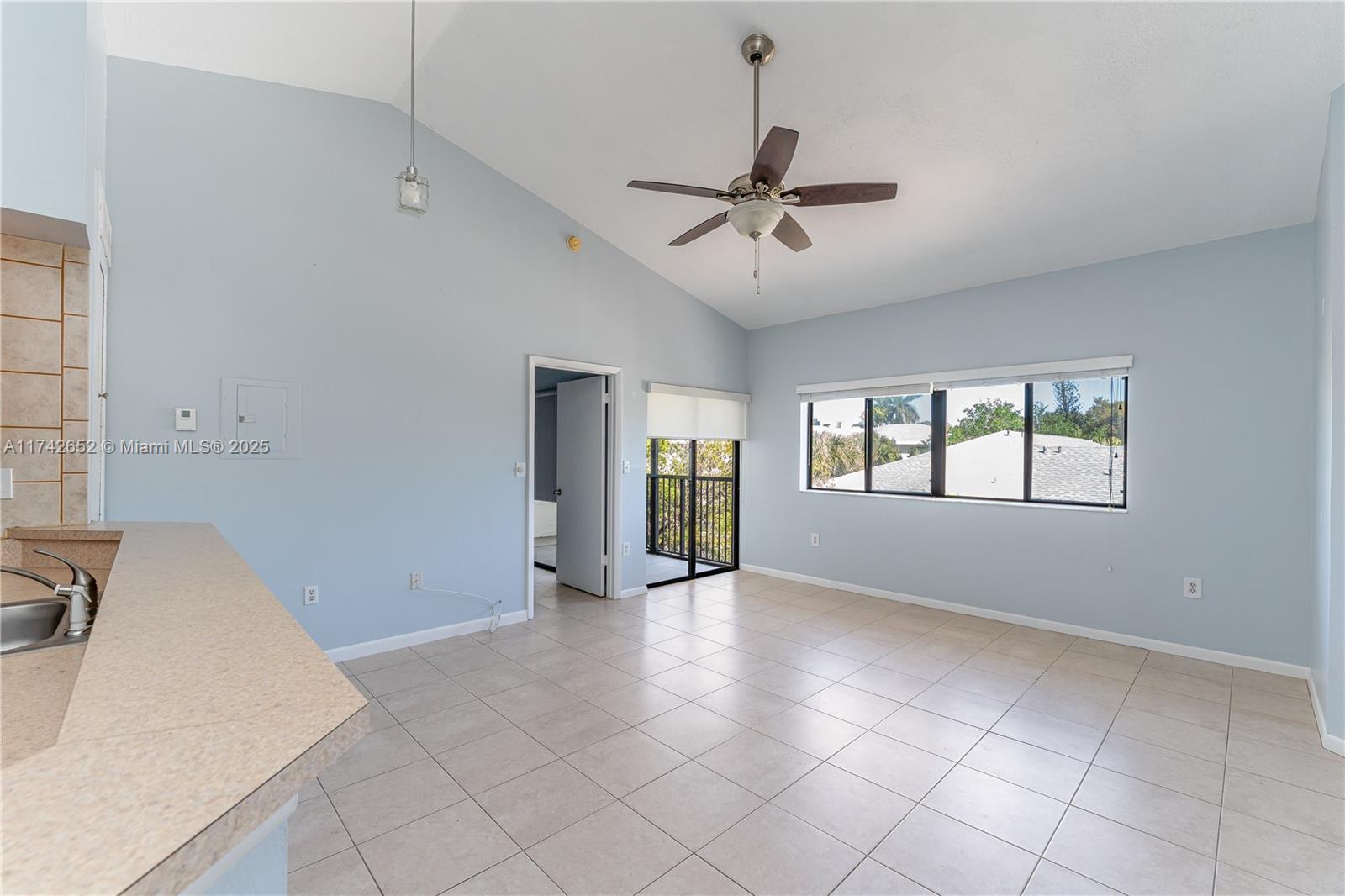2445 SW 18th Ter 706