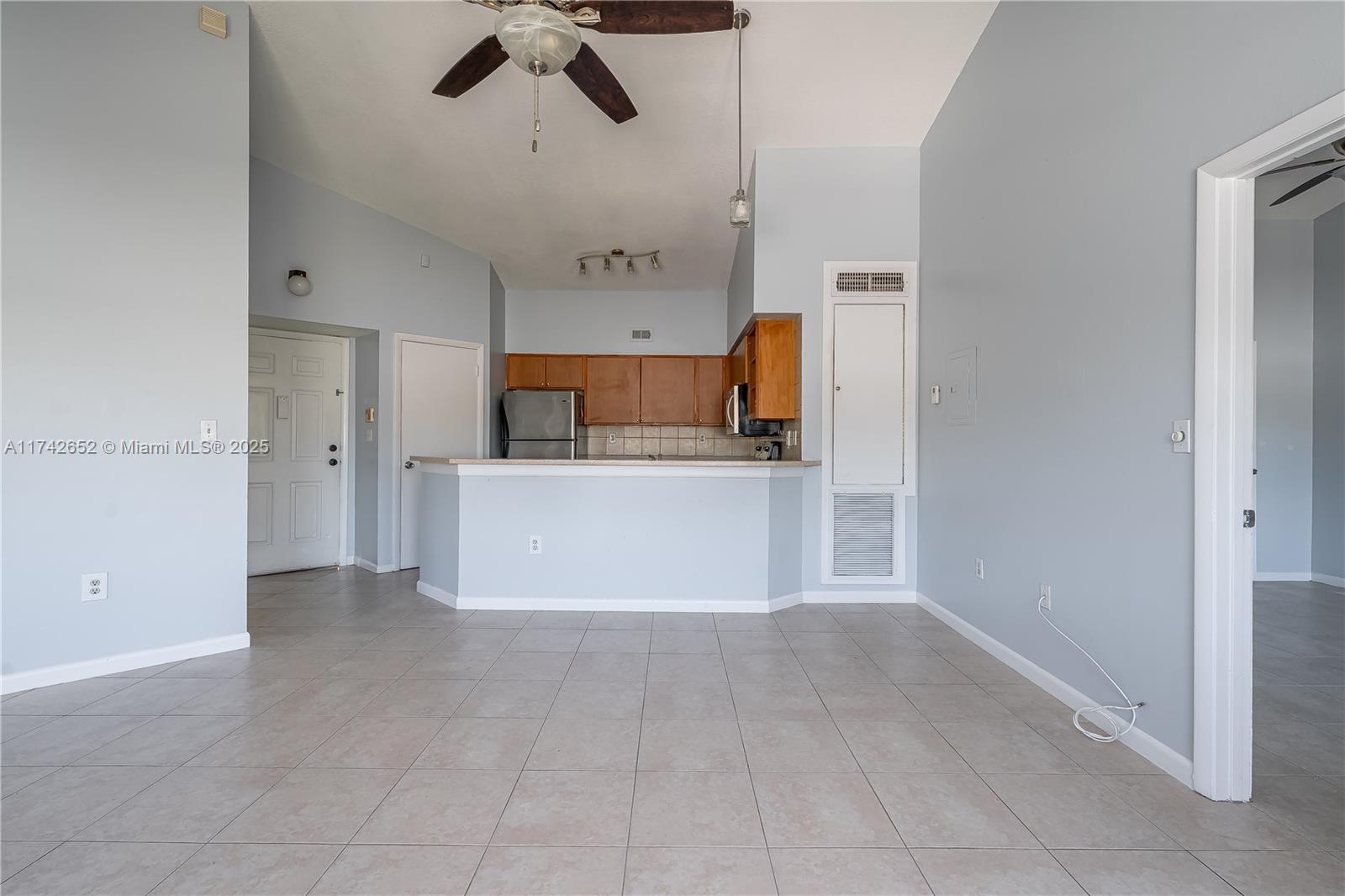 MARINA OAKS CONDO - Residential