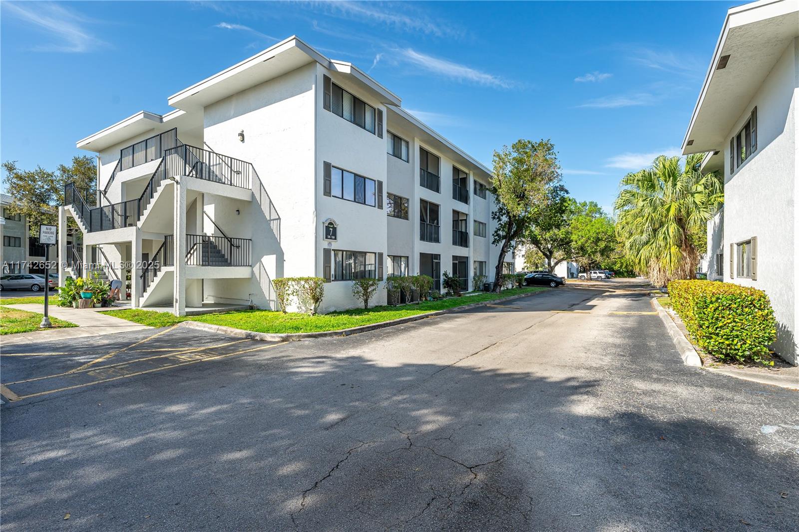MARINA OAKS CONDO - Residential