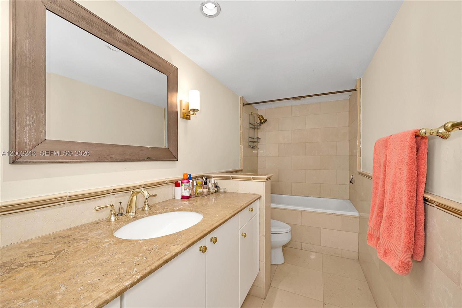 COMMODORE CLUB WEST CONDO - Residential Lease