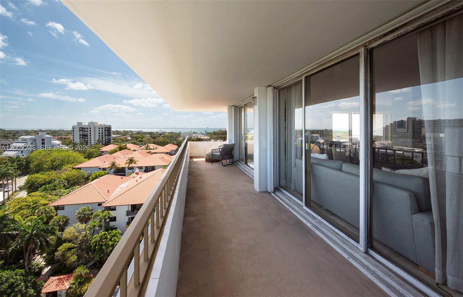 COMMODORE CLUB WEST CONDO - Residential Lease