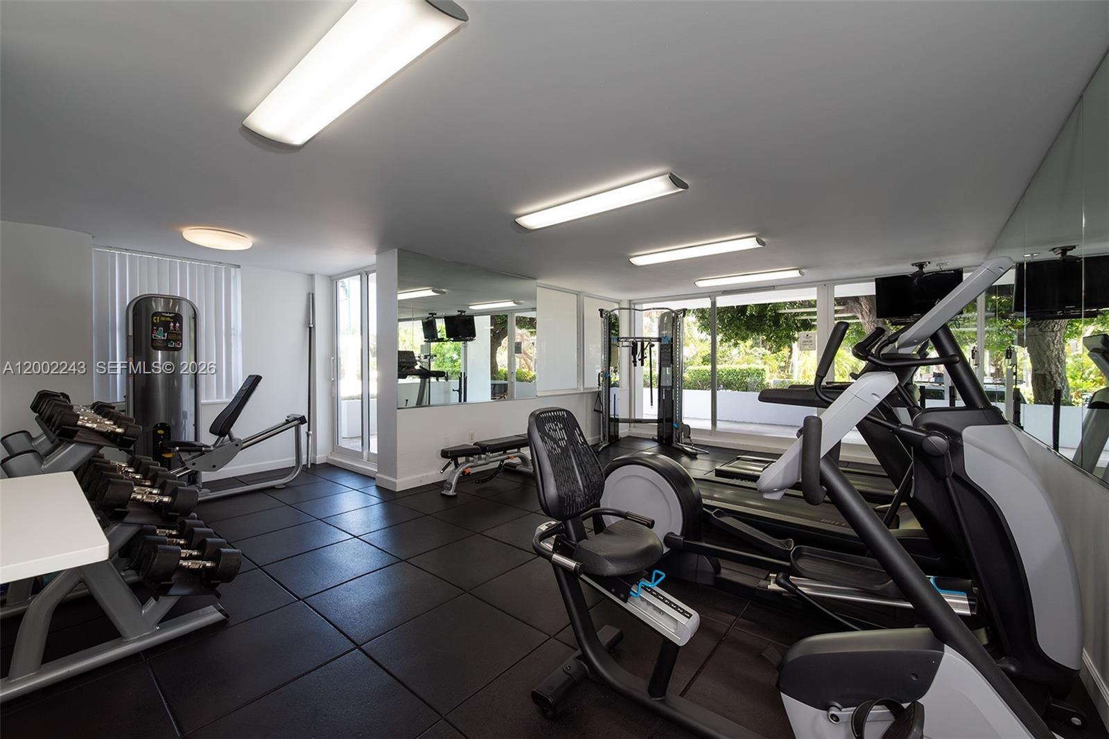 COMMODORE CLUB WEST CONDO - Residential Lease