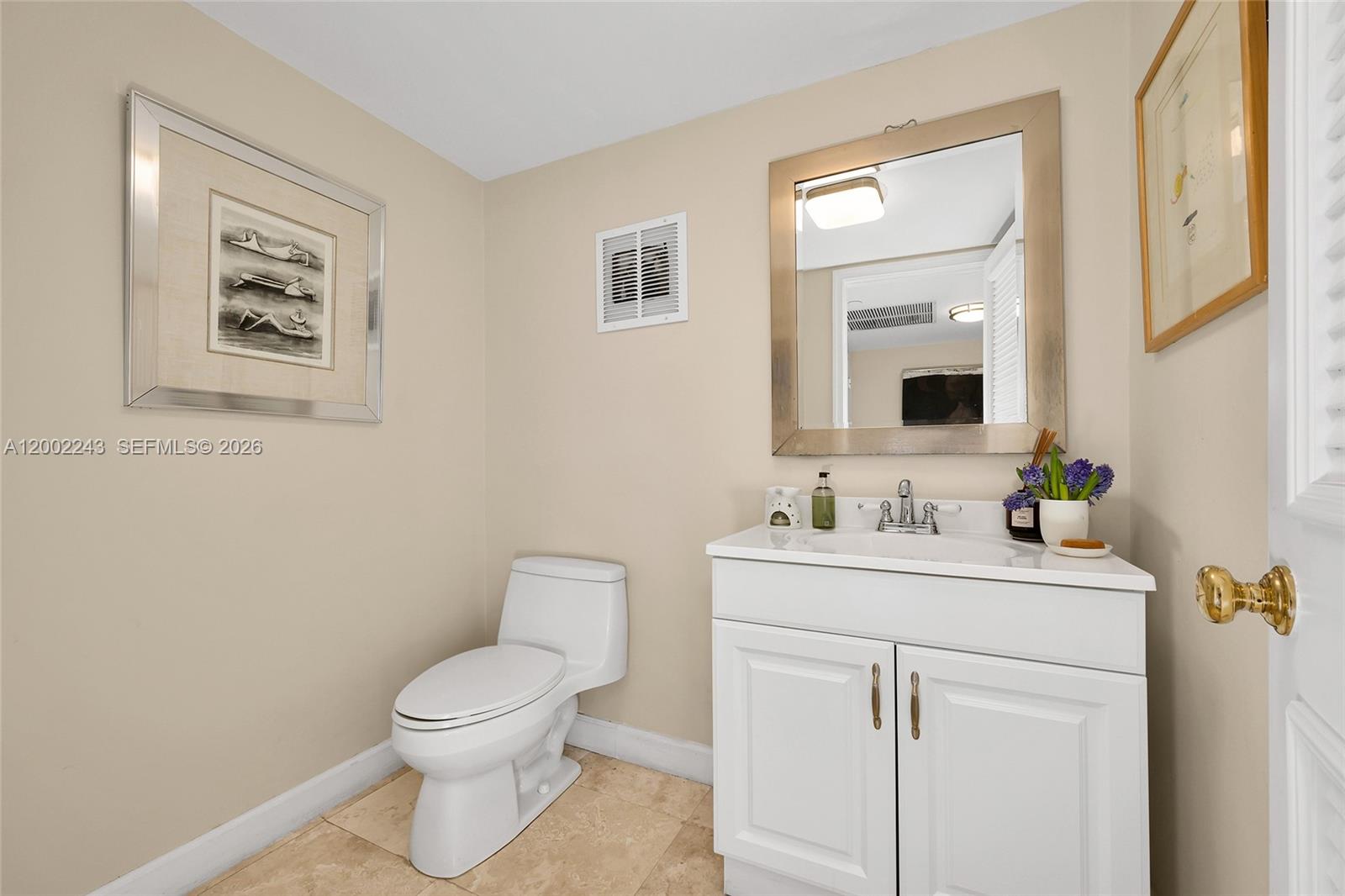 COMMODORE CLUB WEST CONDO - Residential Lease