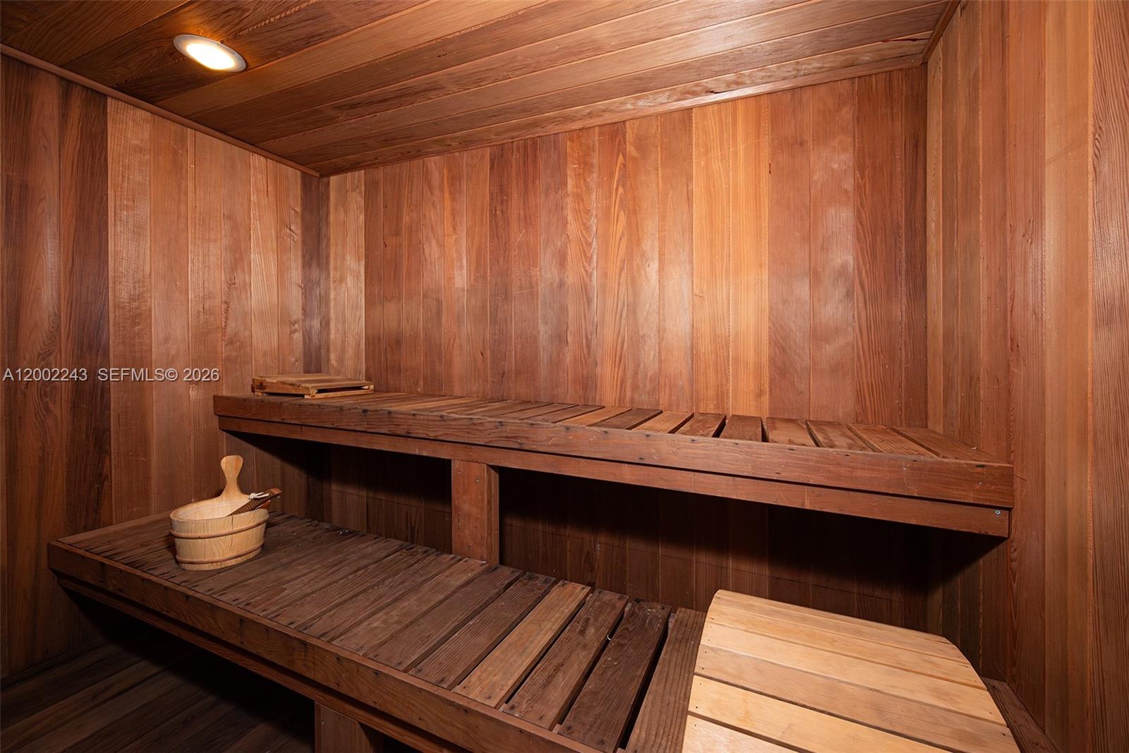 COMMODORE CLUB WEST CONDO - Residential Lease