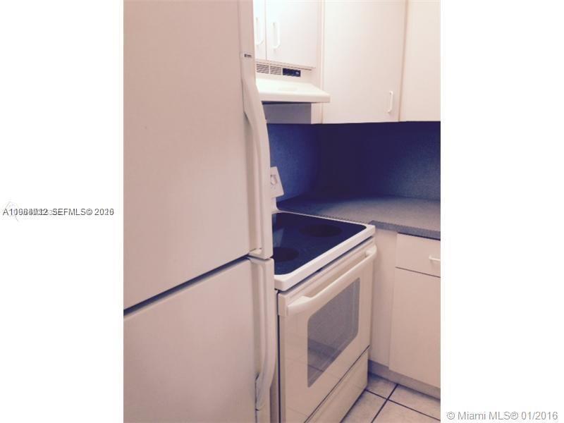 GOLFVIEW CL FONTAINBL PK - Residential