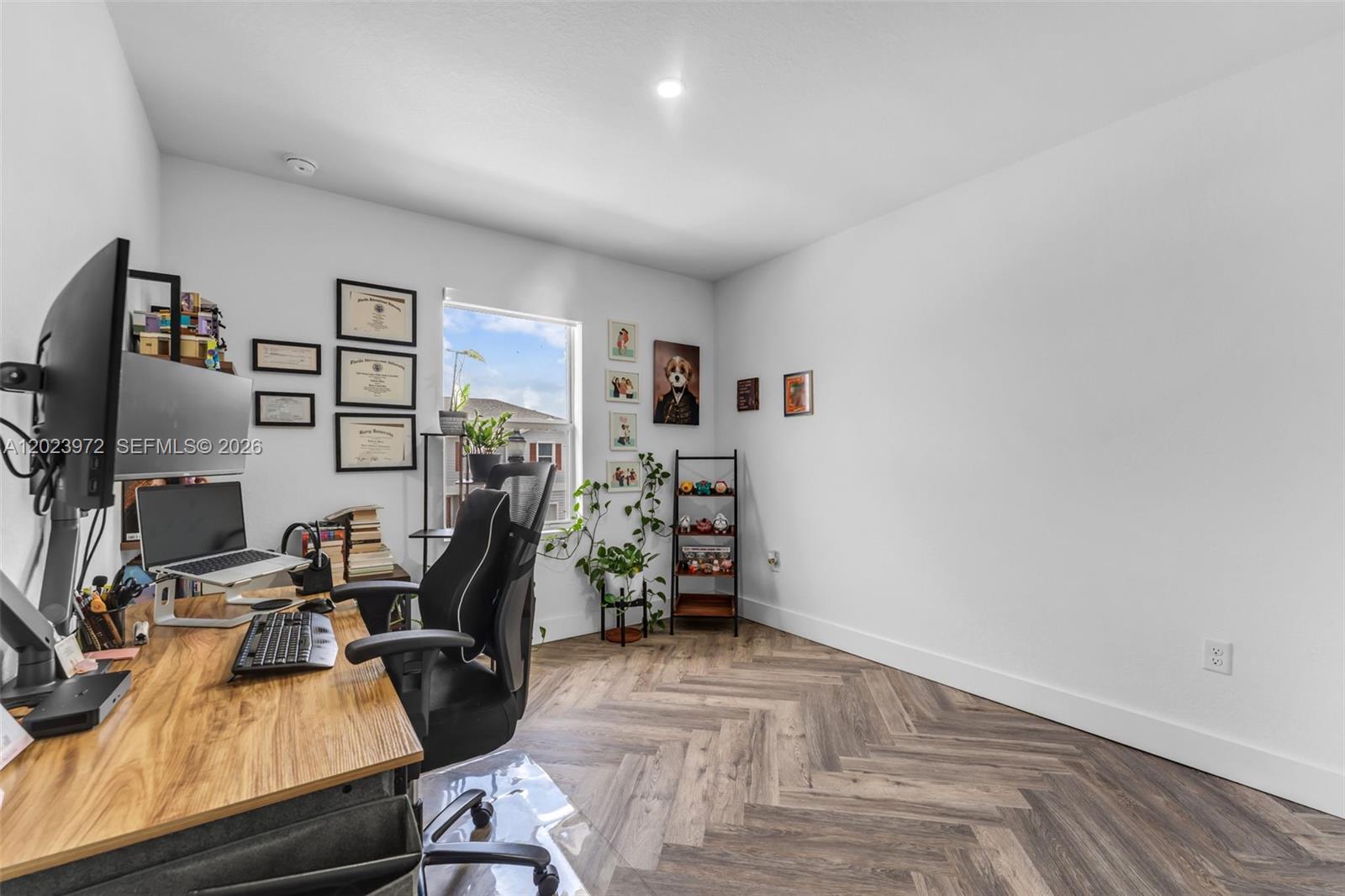 HAMILTON PLACE - Residential