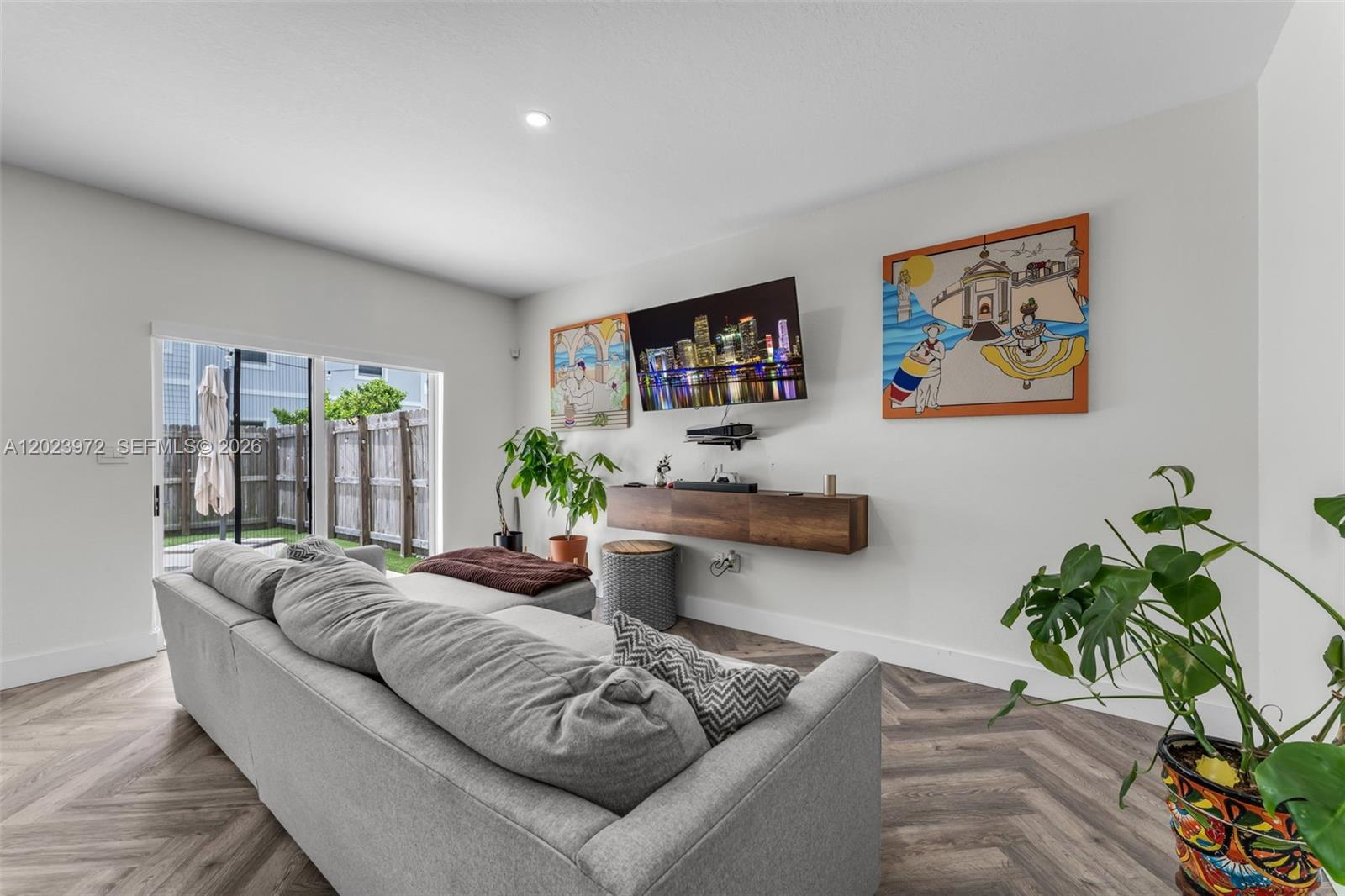 HAMILTON PLACE - Residential