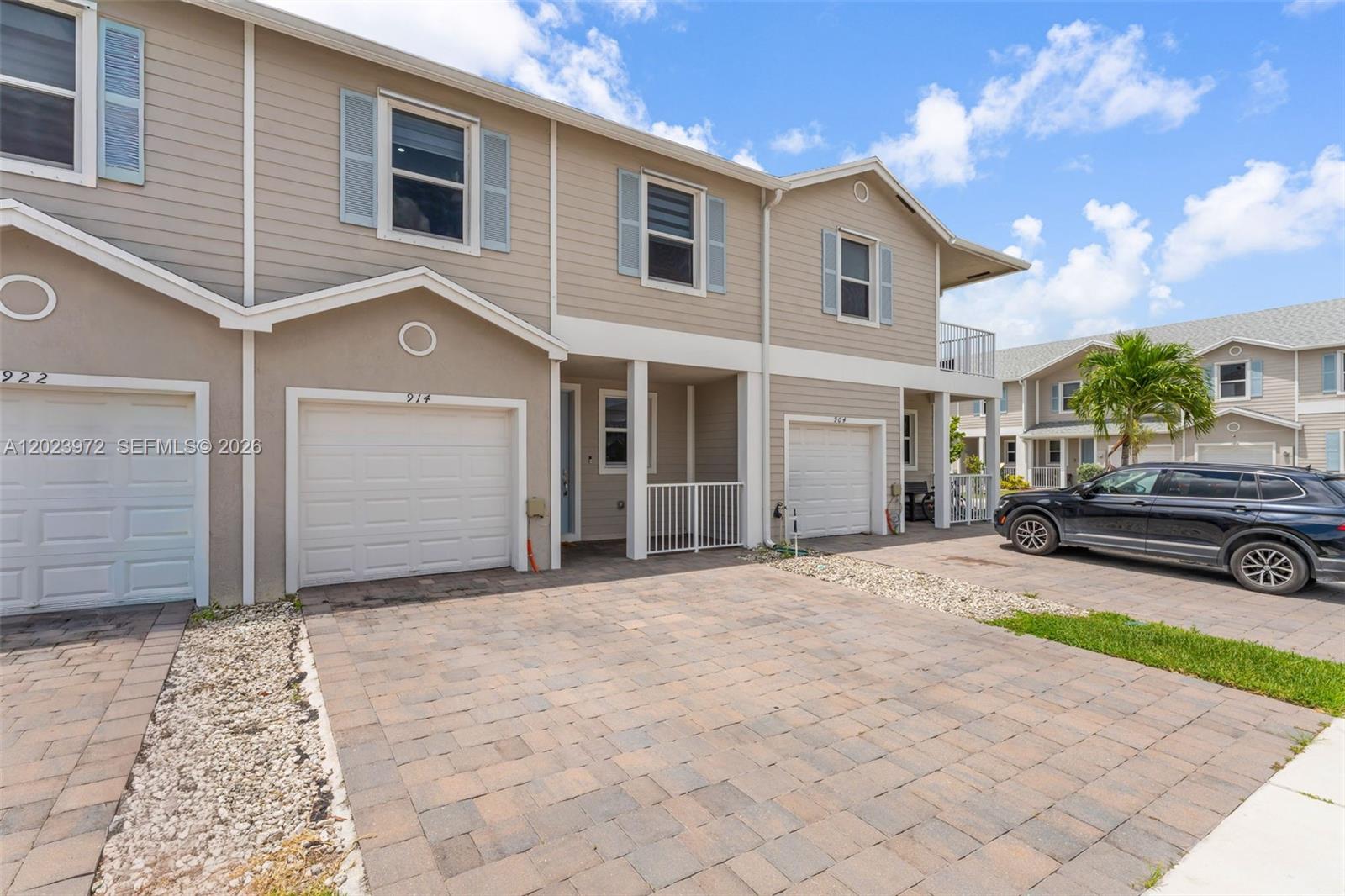 HAMILTON PLACE - Residential