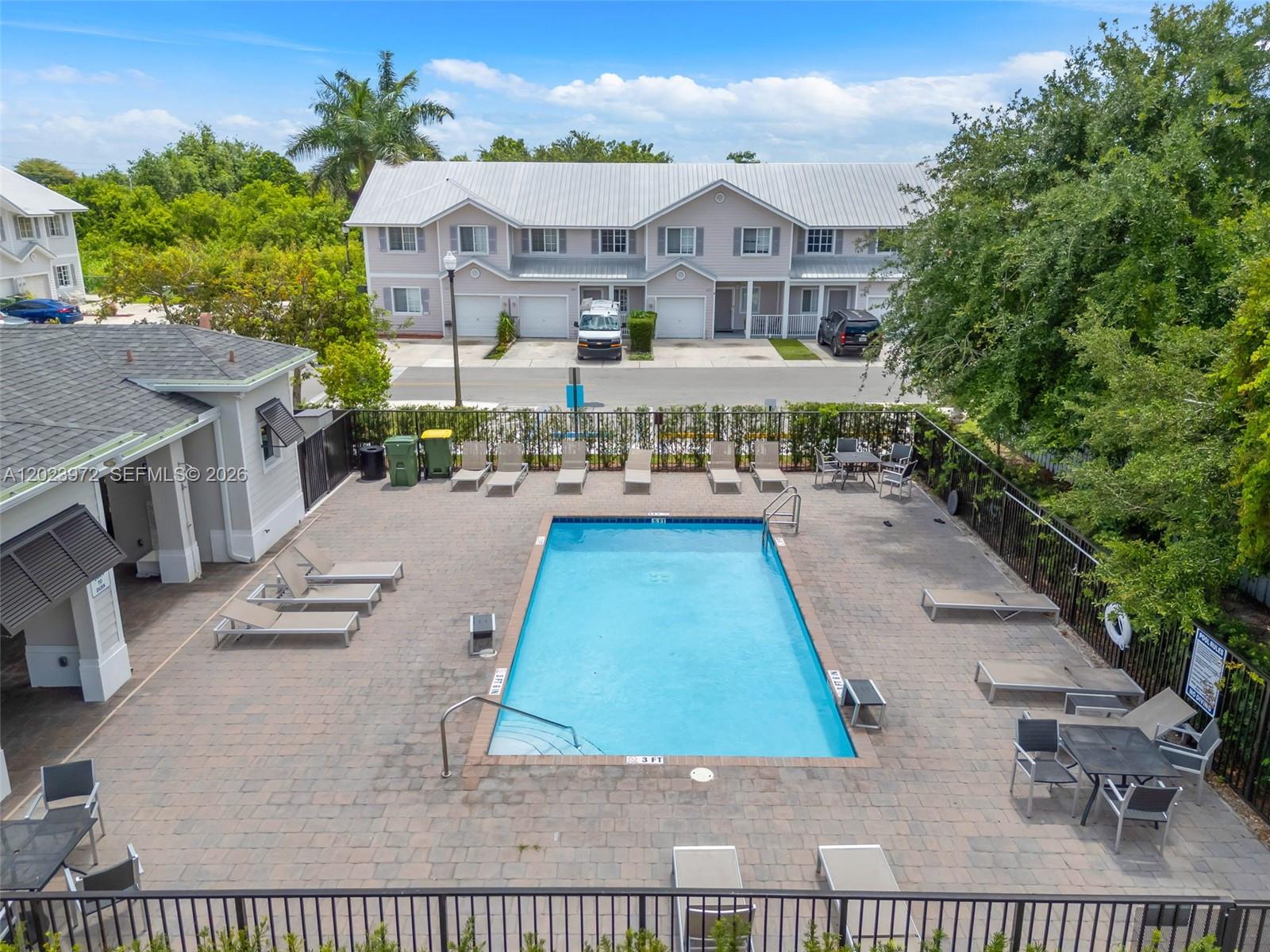 HAMILTON PLACE - Residential