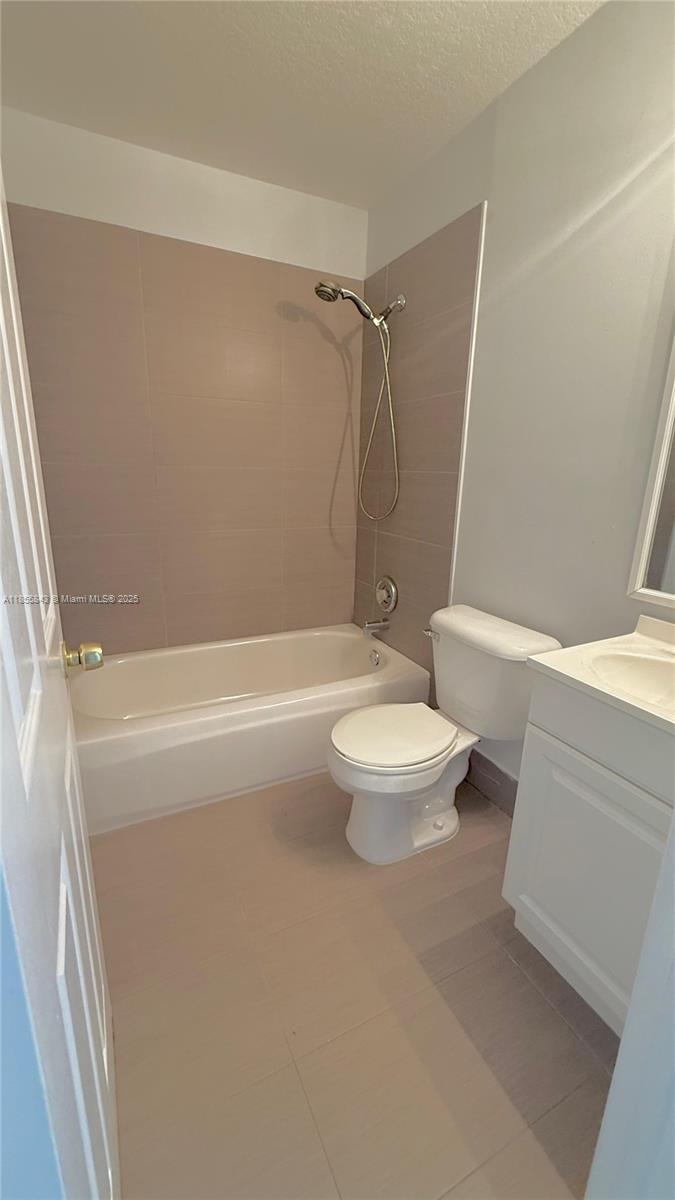 PEMBROKE ISLES 1 - Residential Lease