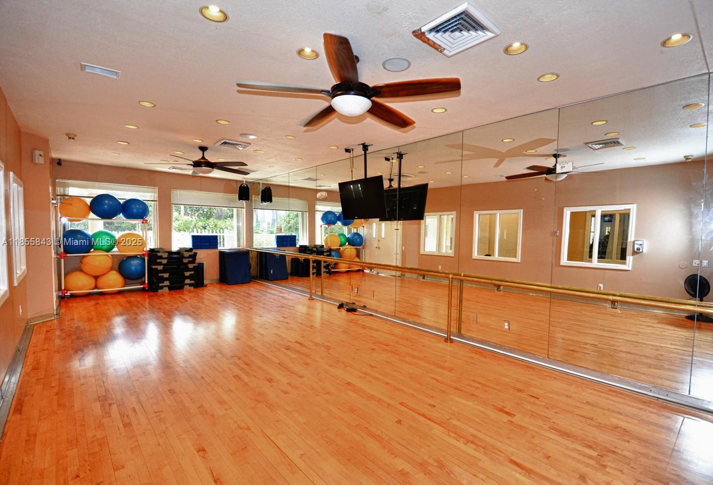 PEMBROKE ISLES 1 - Residential Lease