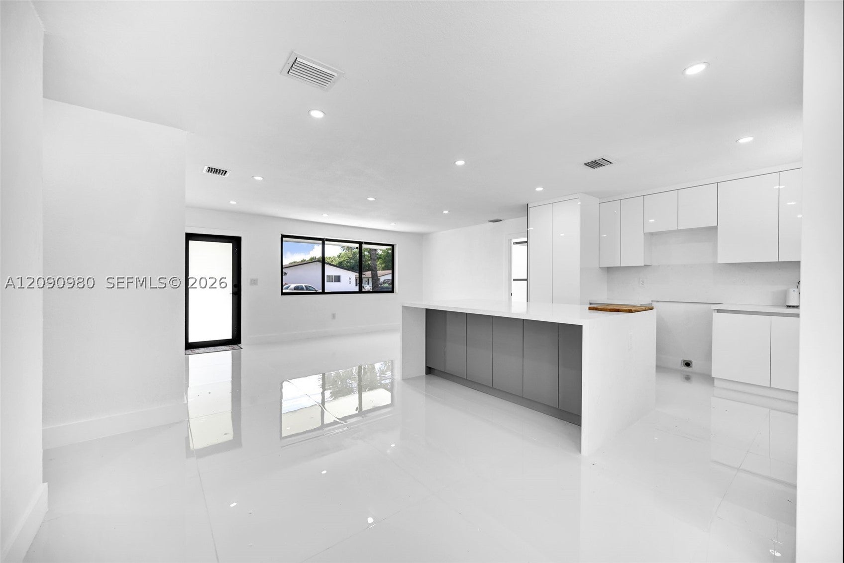 51 NW 161st St, Miami, FL, 33169/$689,000 4 51 NW 161st St