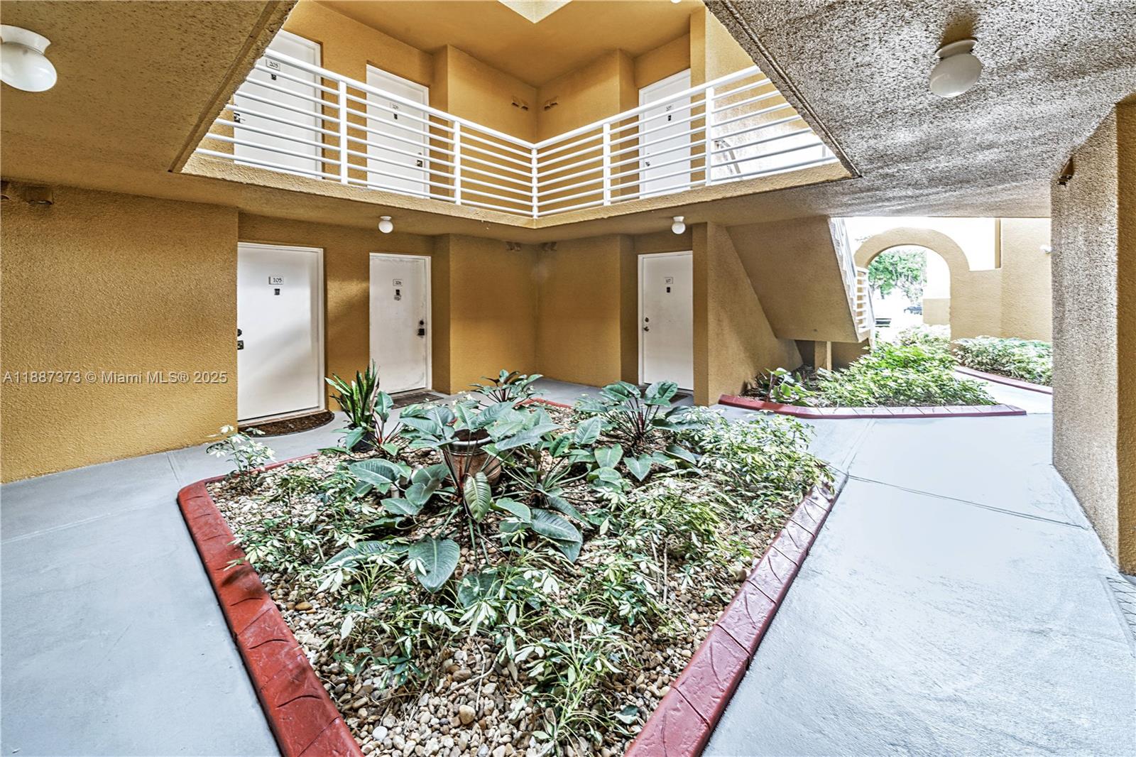 SOLEIL AT FONTAINEBLEAU C - Residential Lease