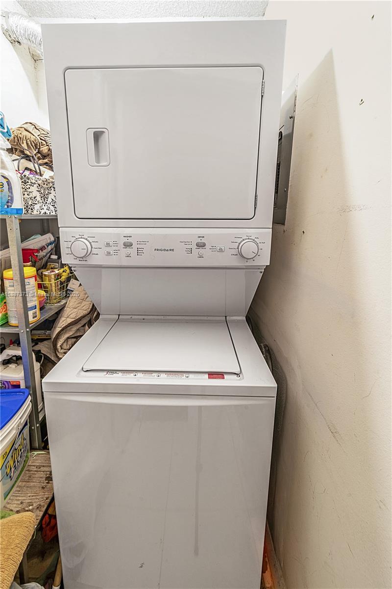 SOLEIL AT FONTAINEBLEAU C - Residential Lease