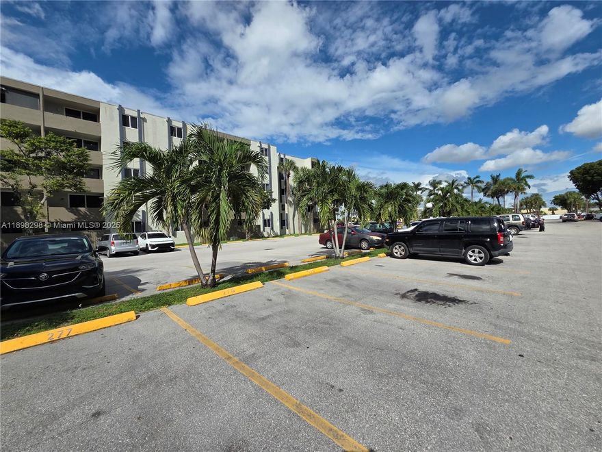 Beautiful 3 bed, 2 bath unit in a secure, 24/7 gated community in Hialeah Gardens. Featuring a pool, large balcony, extra closet space