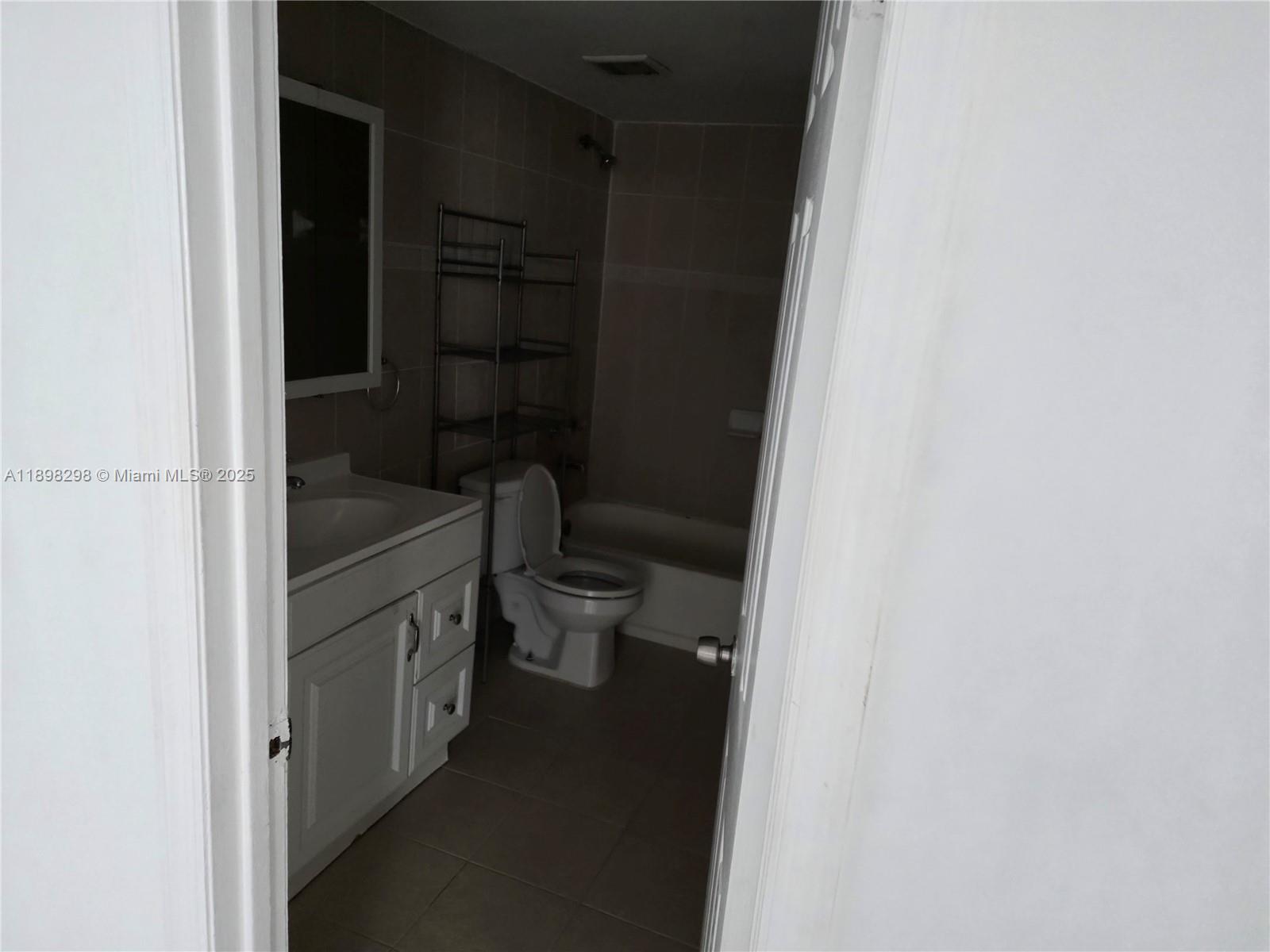 SAMARI LAKE EAST CONDO - Residential Lease