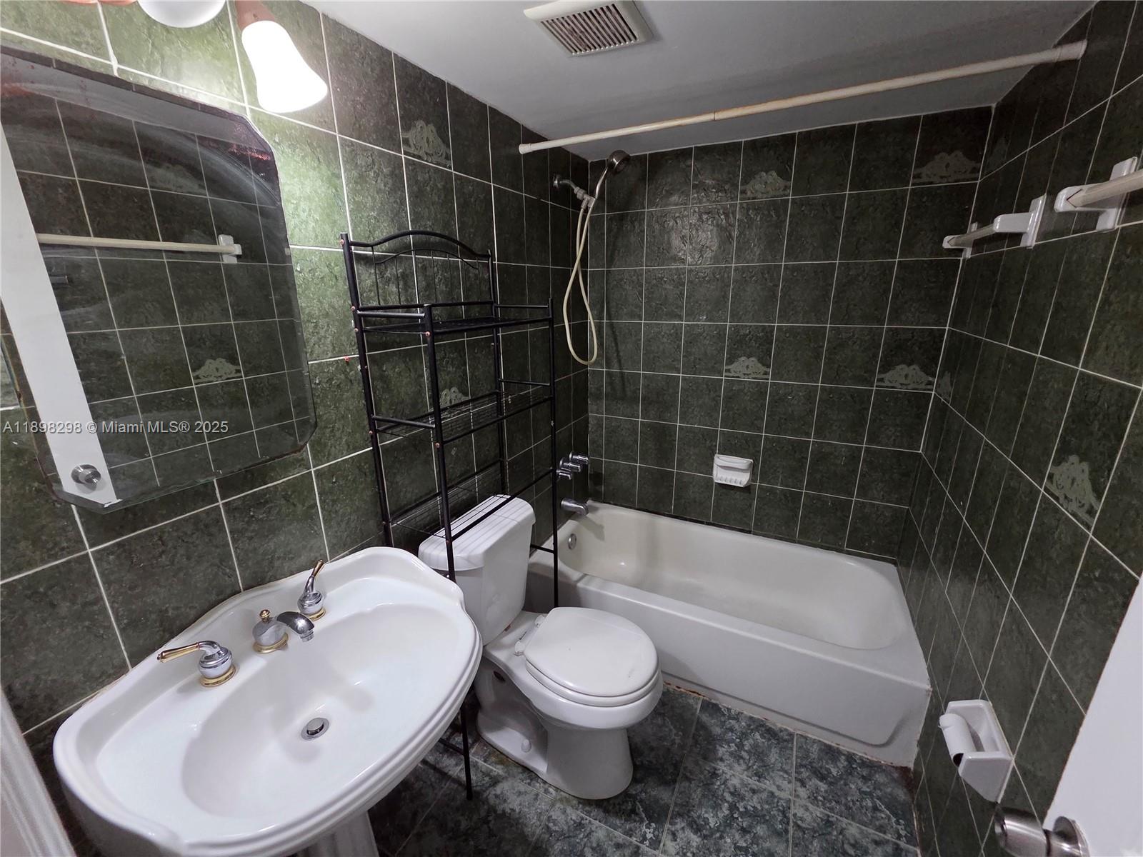 SAMARI LAKE EAST CONDO - Residential Lease