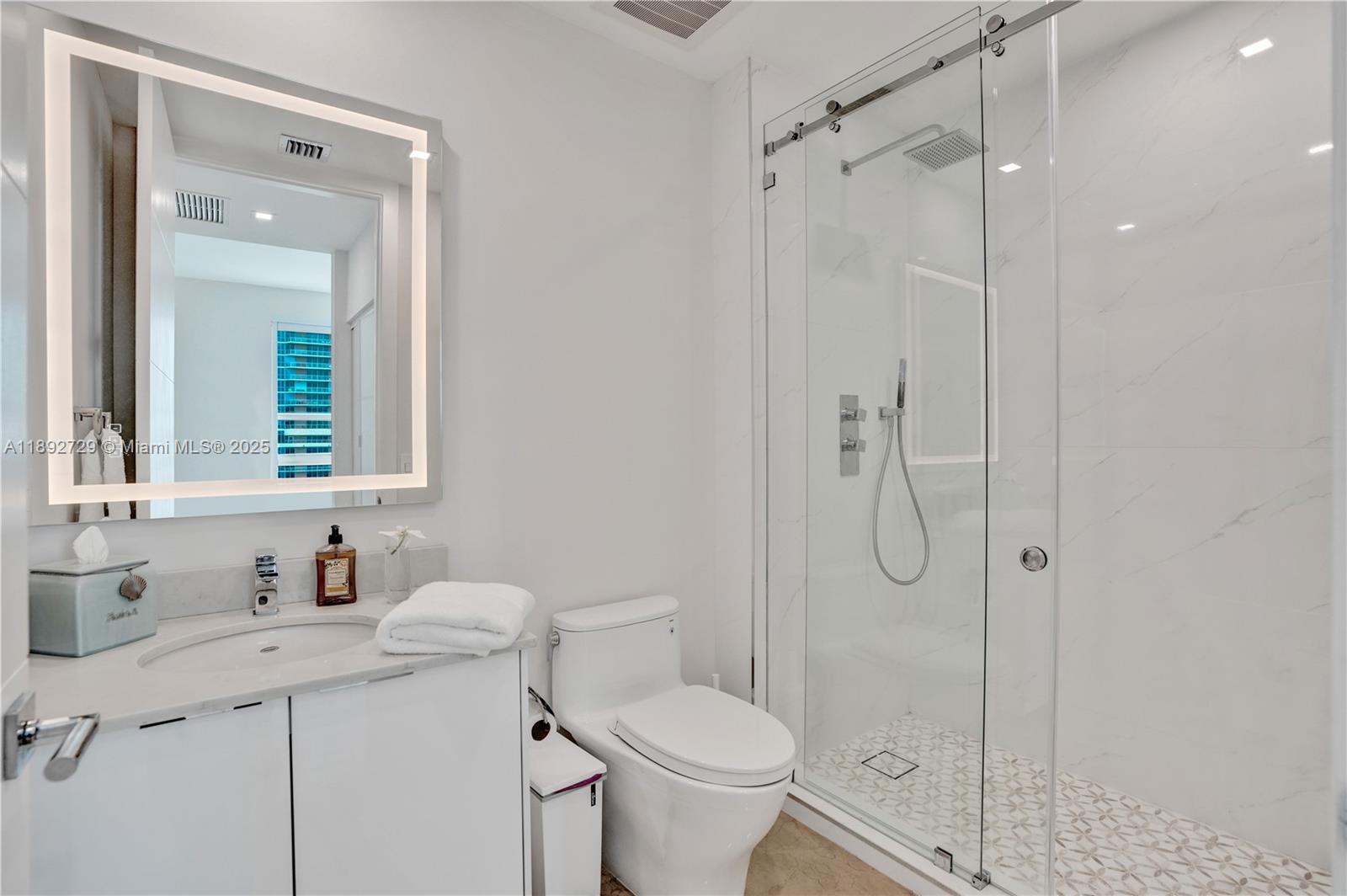 THE PLAZA 851 BRICKELL CO - Residential