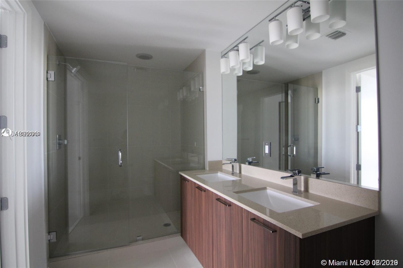 53OO PASEO - Residential Lease