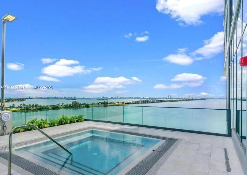 ONE PARAISO CONDO - Residential