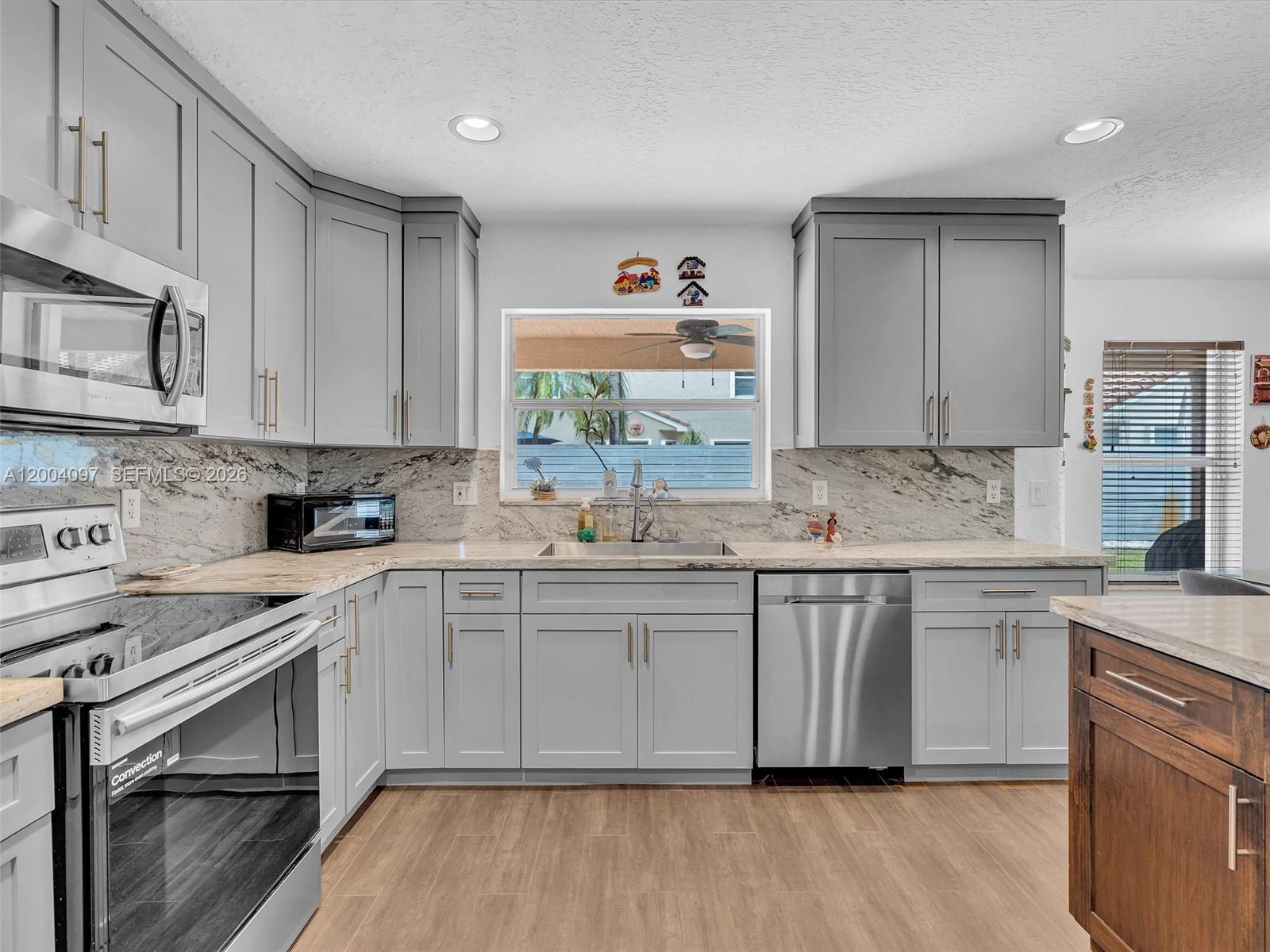 SILVER LAKES PHASE III RE - Residential