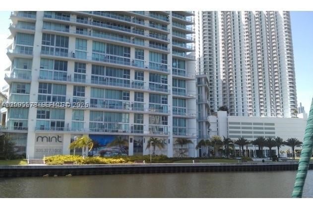 92 SW 3rd St 2606
