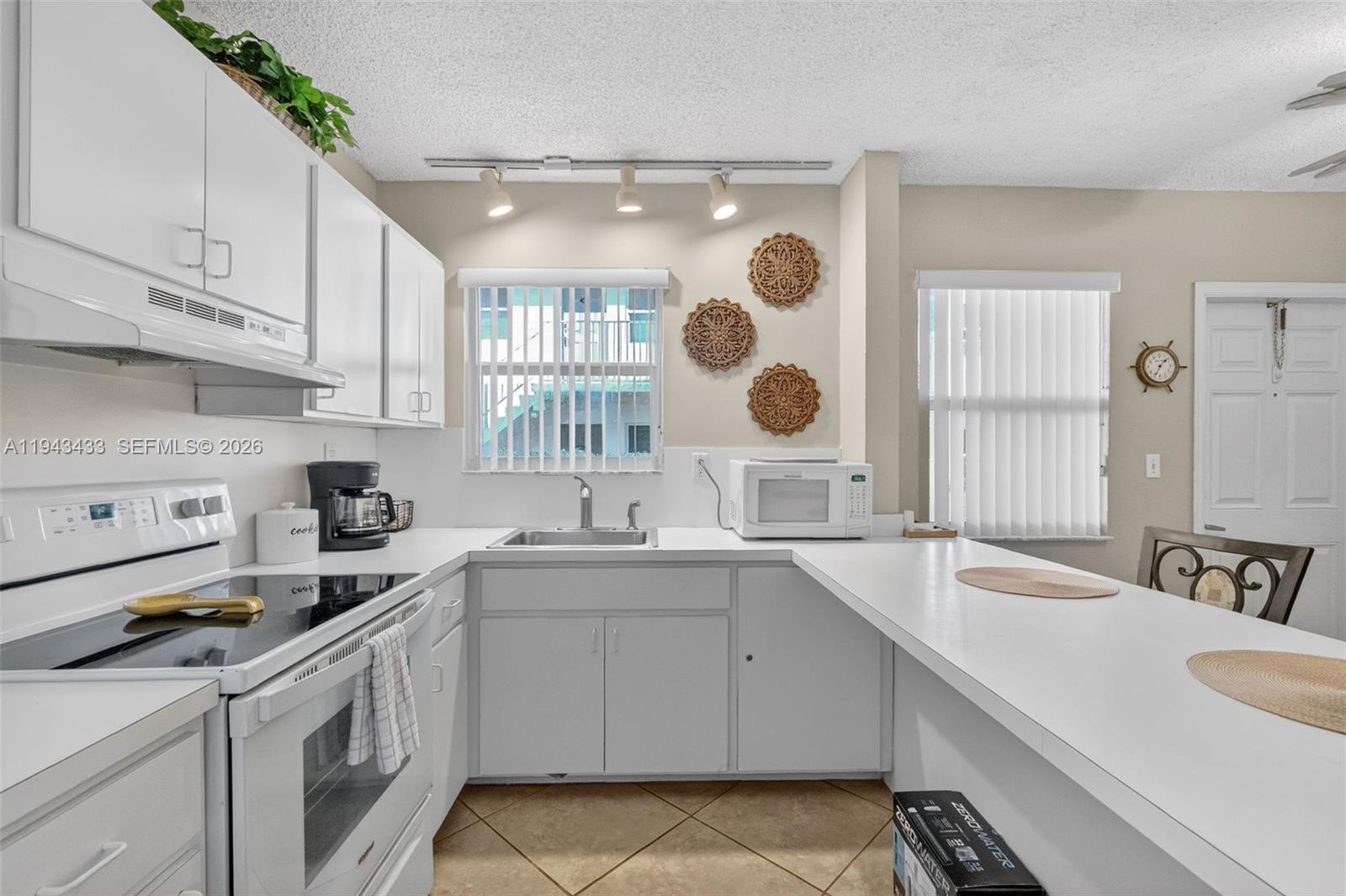 SOUTHERN SEAS CONDO - Residential