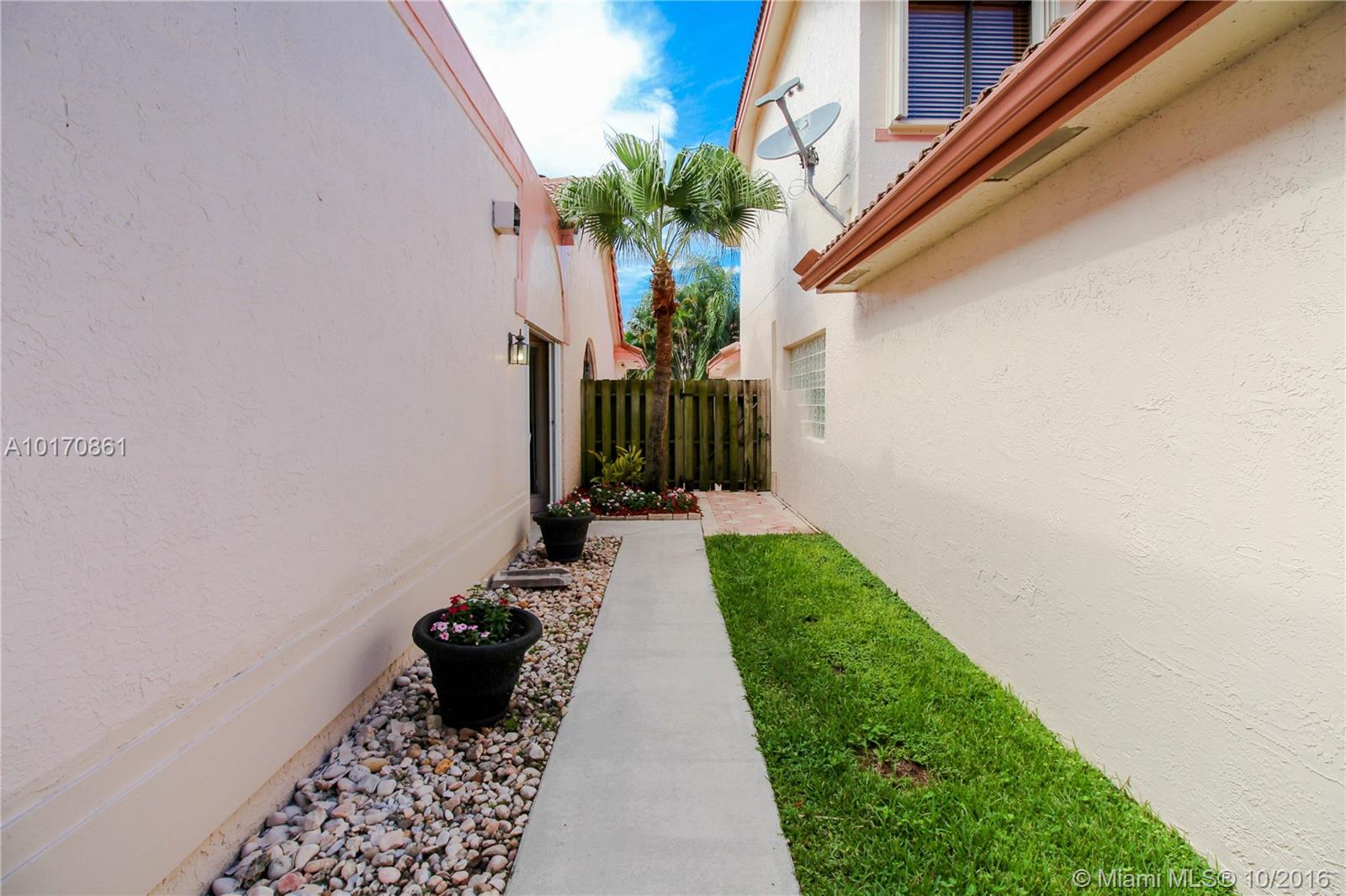 Jacaranda Prcl 252 - Residential Lease