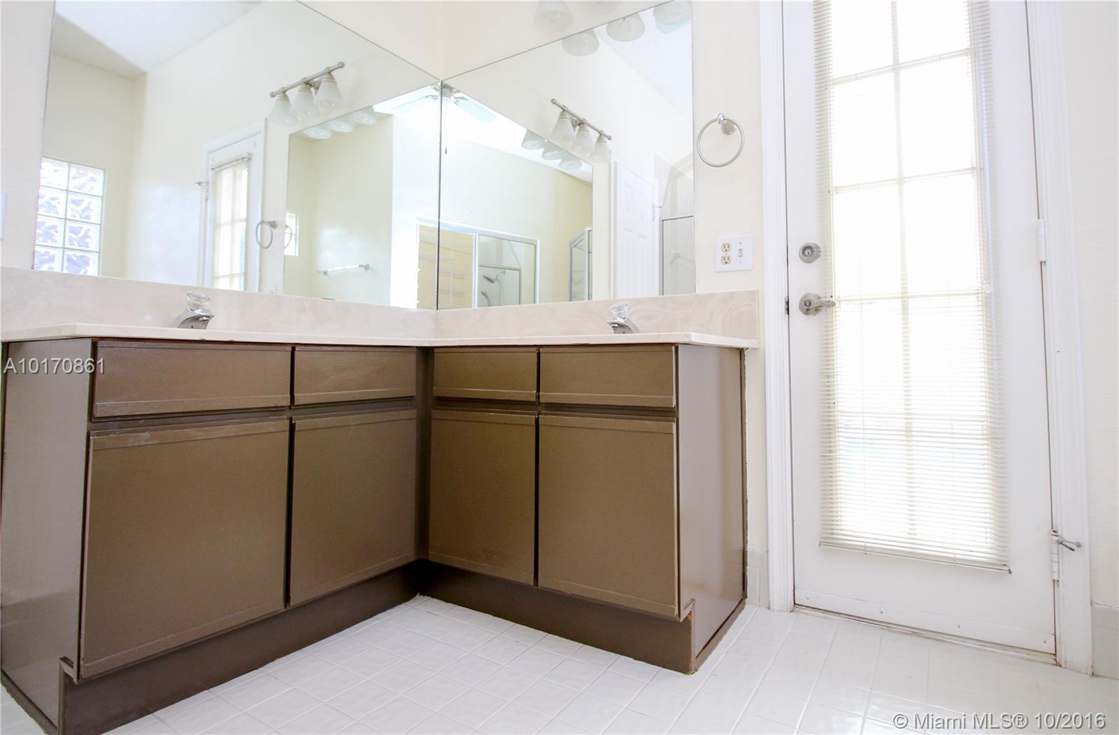 Jacaranda Prcl 252 - Residential Lease