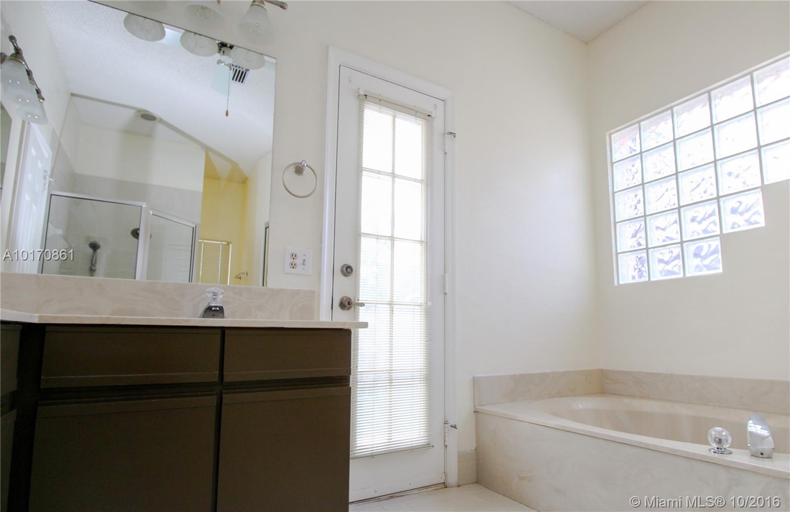 Jacaranda Prcl 252 - Residential Lease