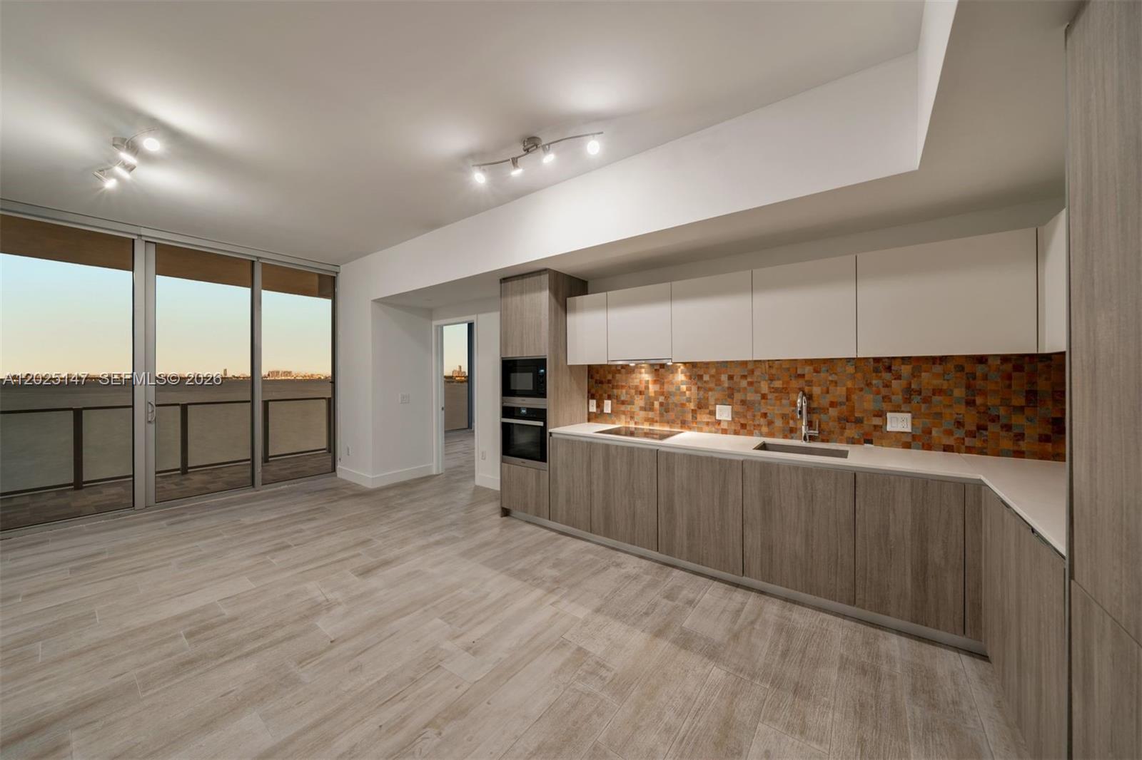 BISCAYNE BEACH CONDO - Residential