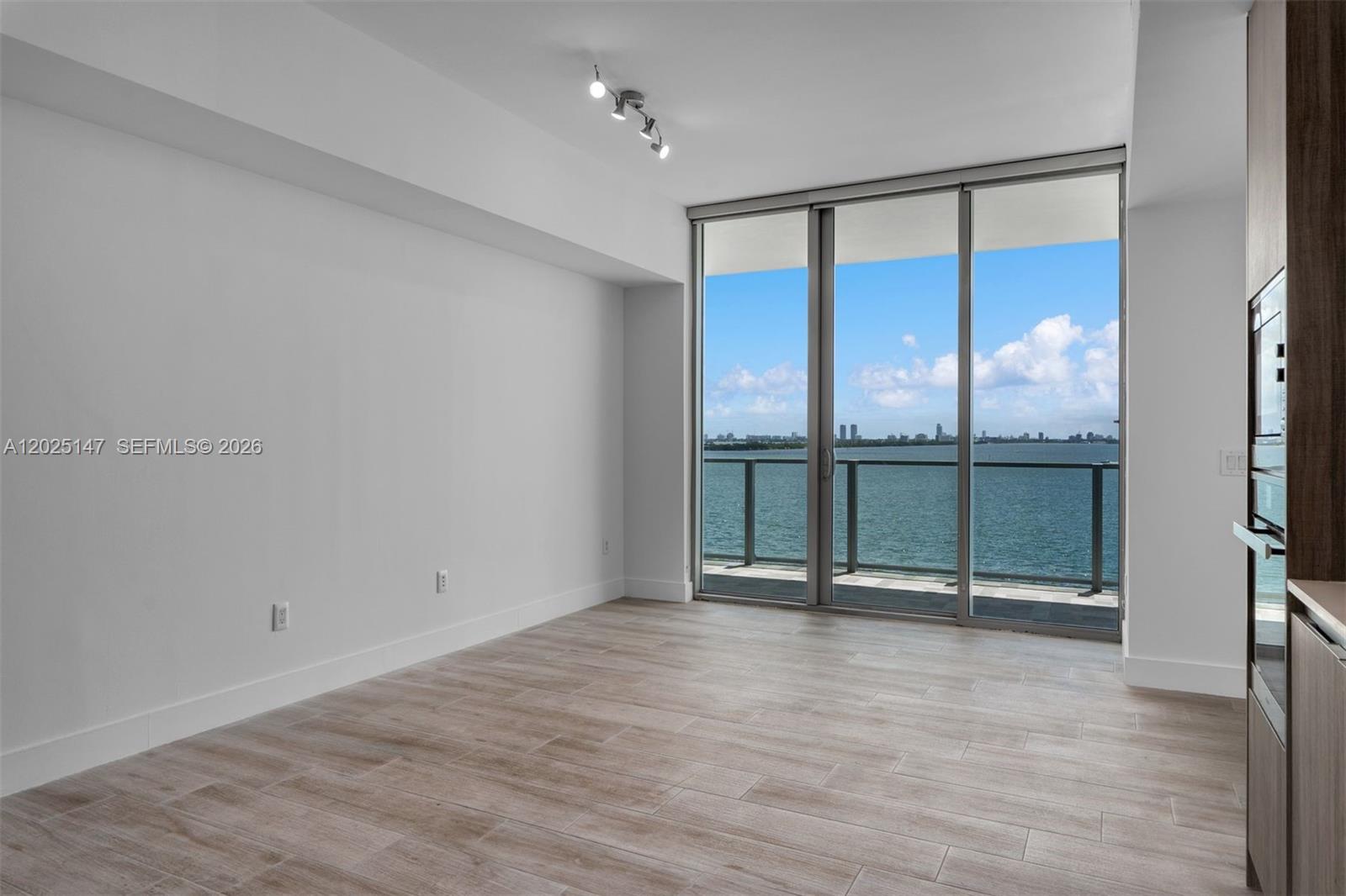 BISCAYNE BEACH CONDO - Residential