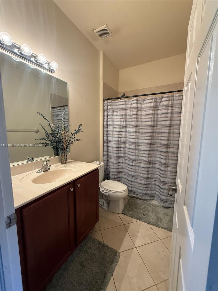 LAKES BY THE BAY GEE - Residential