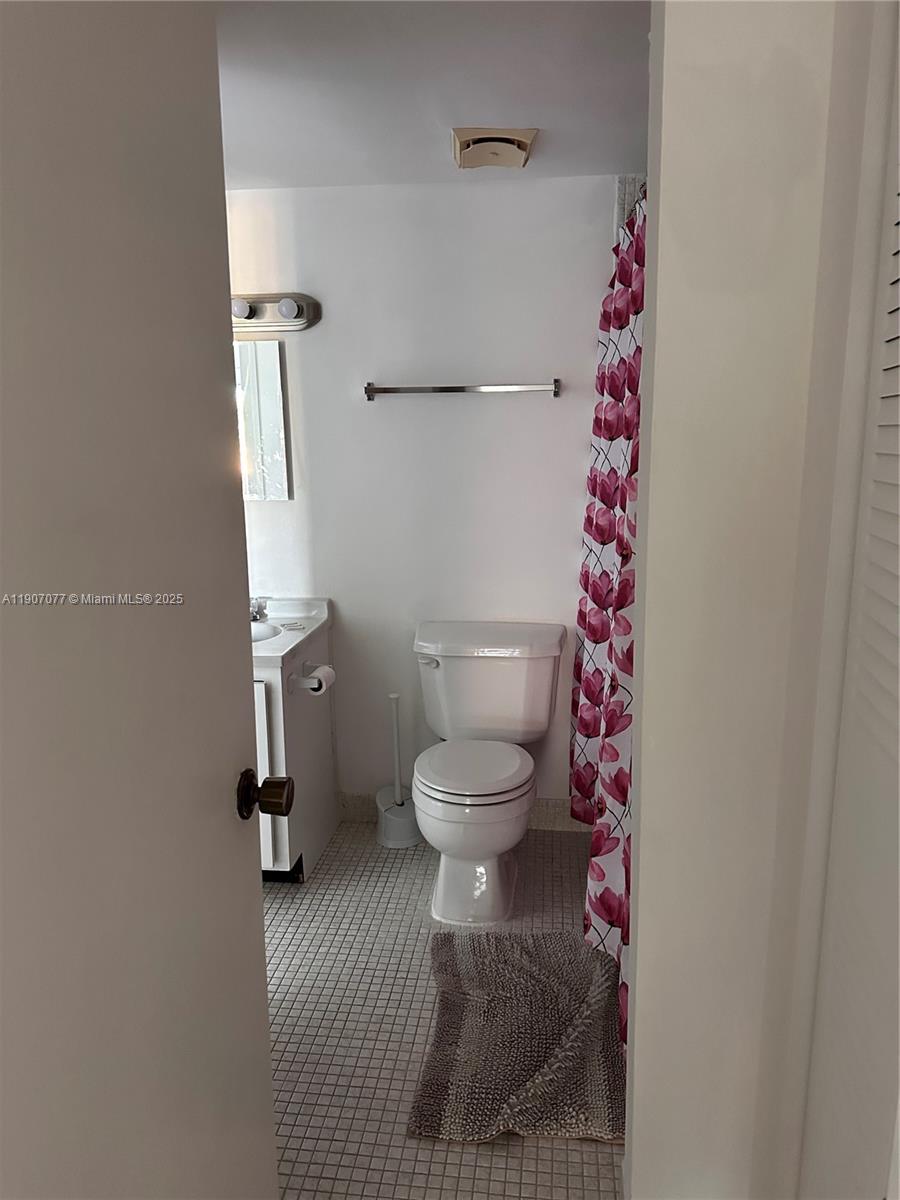 SUNSET VILLAS NO 3 CONDO - Residential Lease