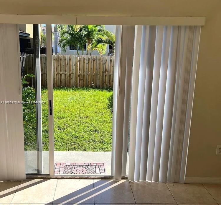 COUNTRY CLUB VILLAS TH CO - Residential