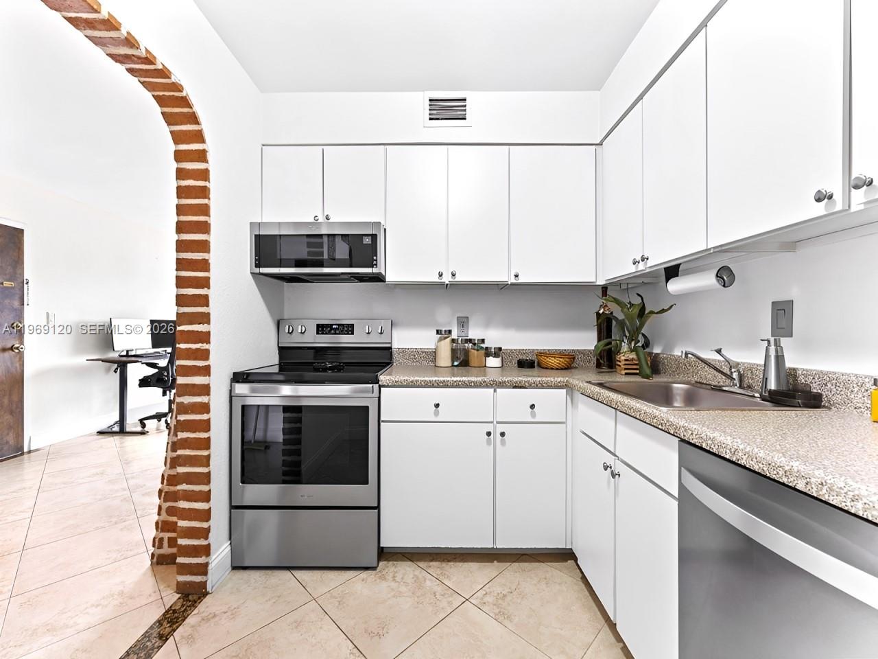 DORAL GARDENS II CONDO - Residential