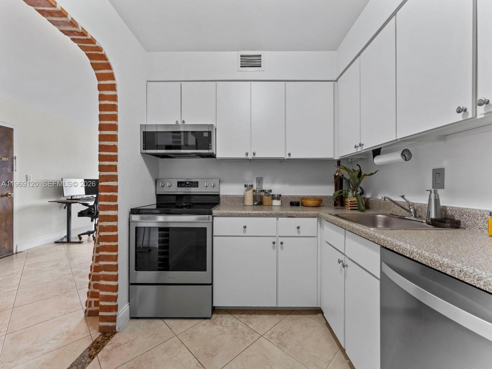 DORAL GARDENS II CONDO - Residential