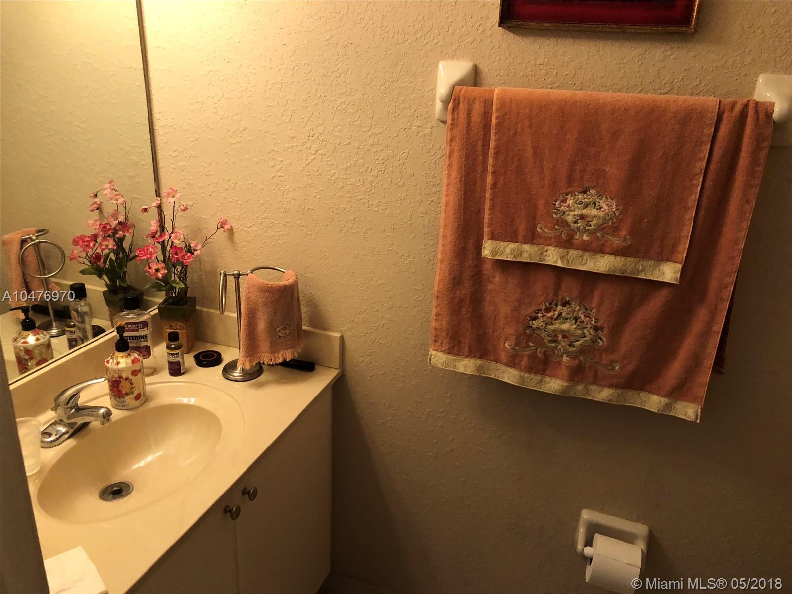 VILLAS CANARIAS CONDO - Residential