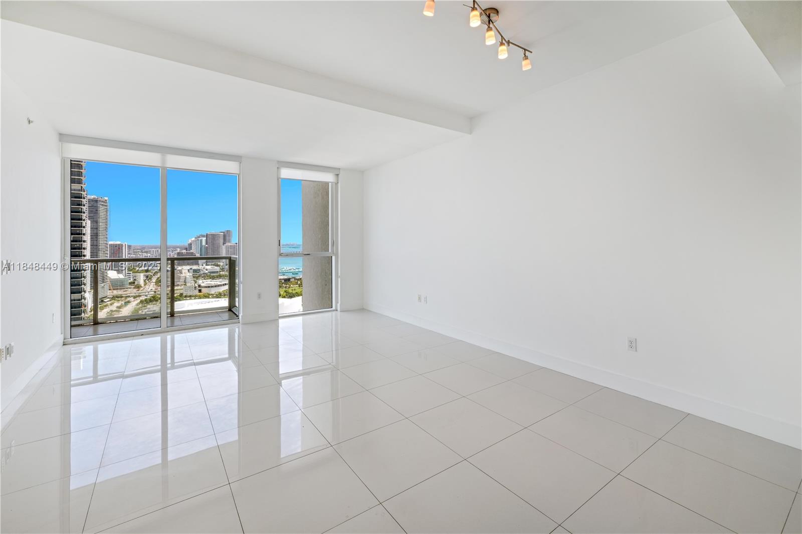 244 Biscayne Blvd 3904