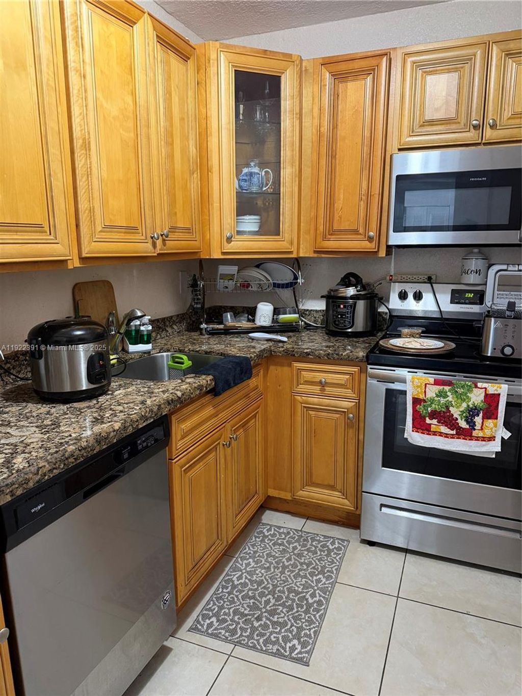 Photo of 6701 NW 169th St #B301, Hialeah, FL 33015 (MLS # A11922391)