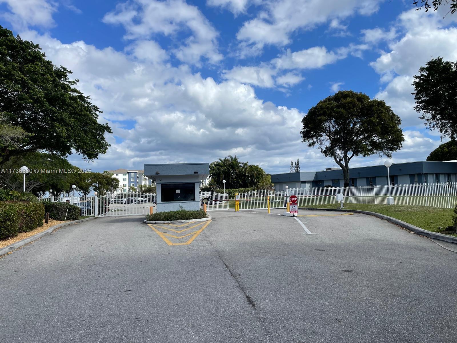 BREAKWATERS OF THE PALM B - Residential Lease