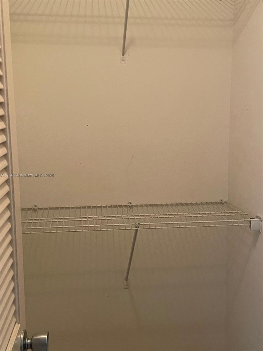 BREAKWATERS OF THE PALM B - Residential Lease