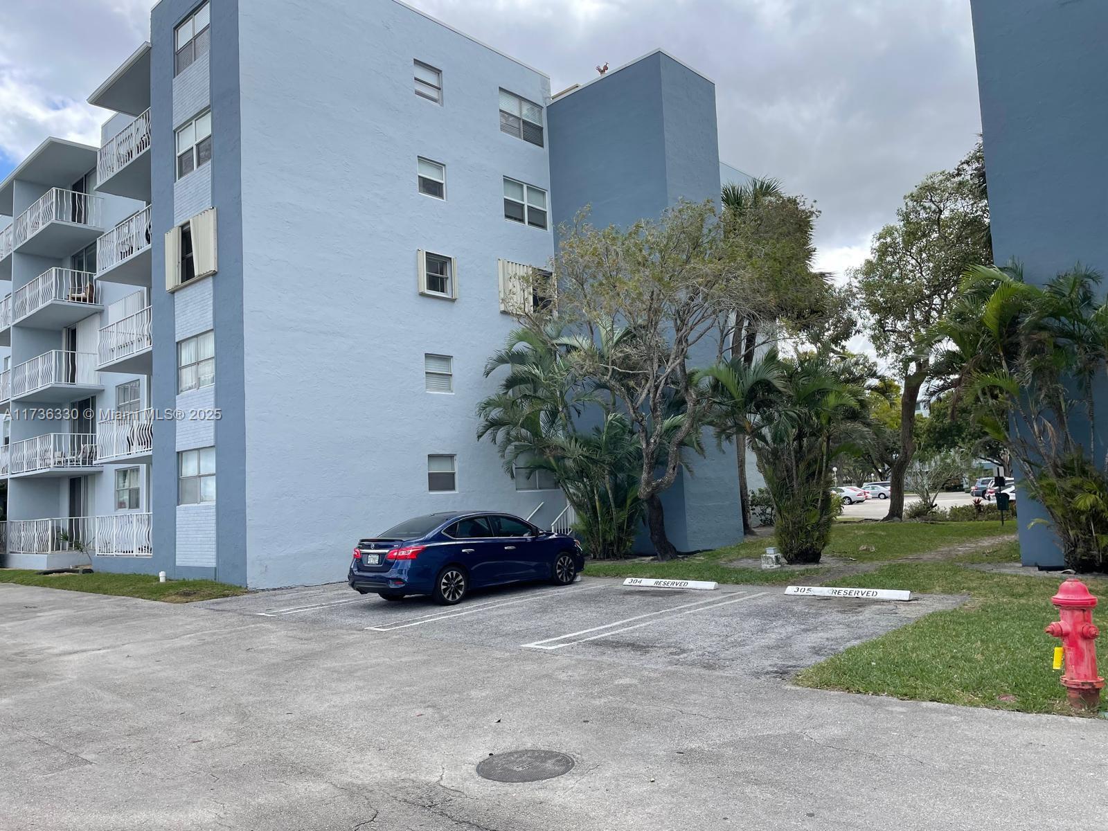 BREAKWATERS OF THE PALM B - Residential Lease