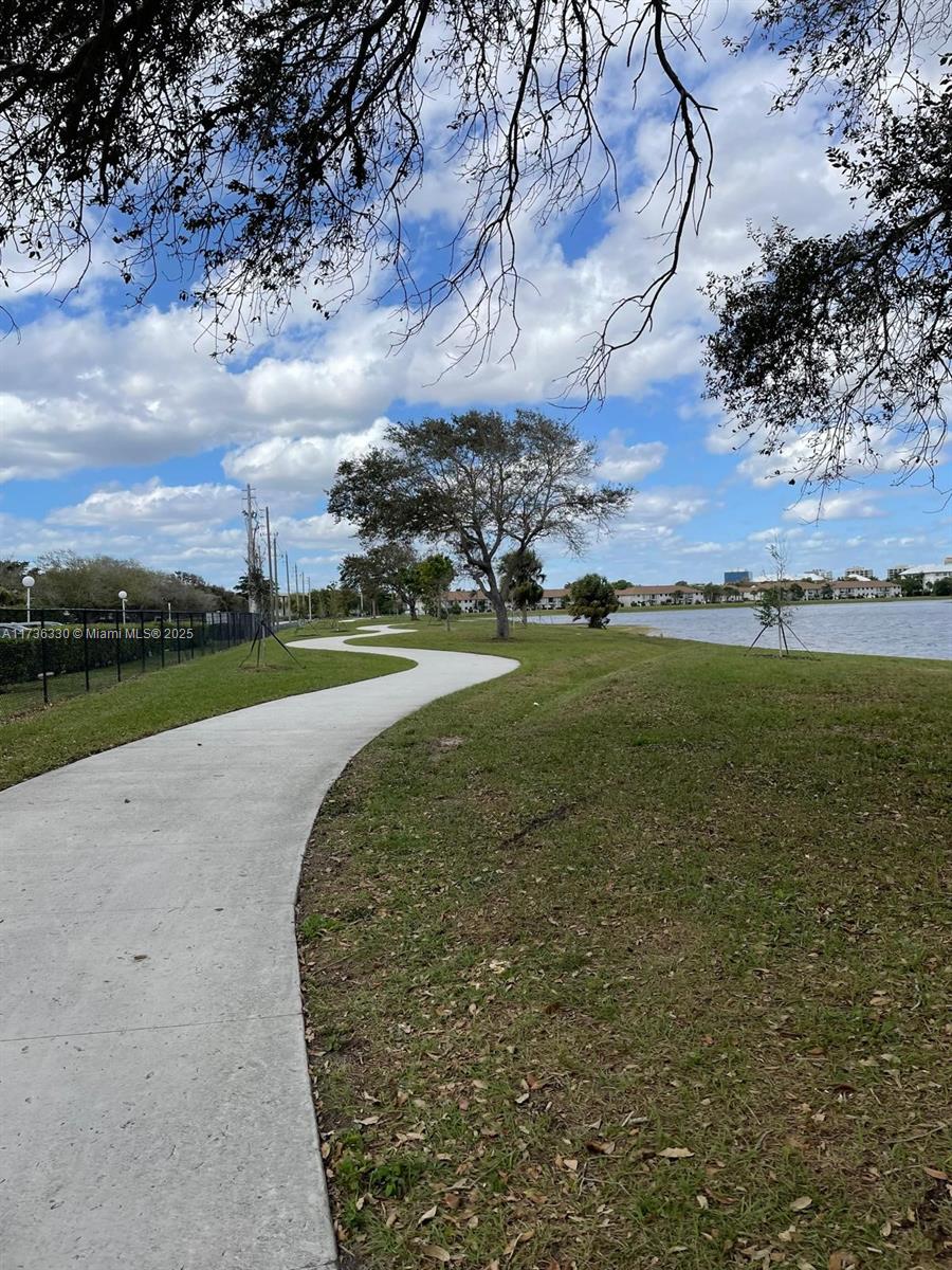 BREAKWATERS OF THE PALM B - Residential Lease