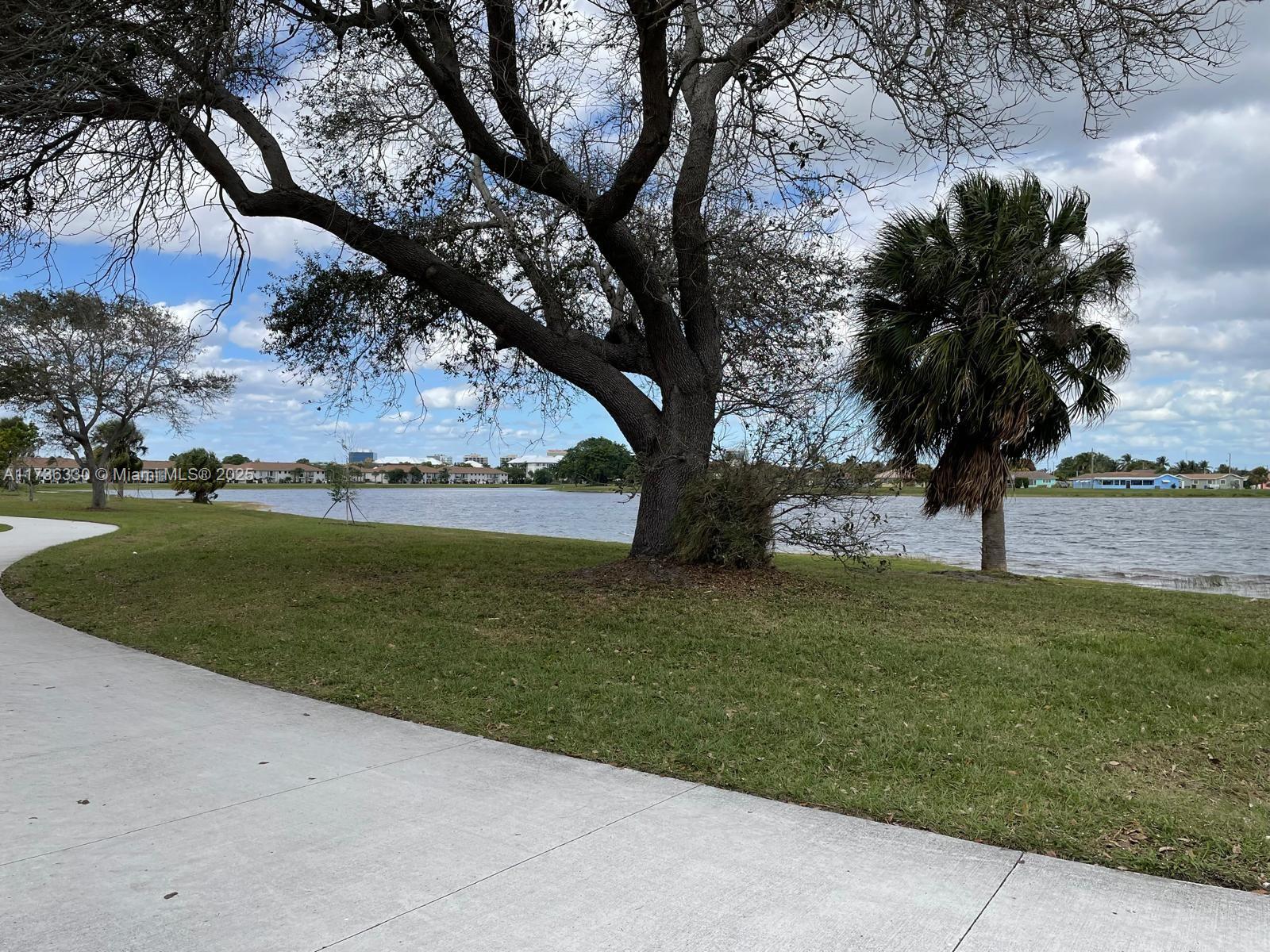 BREAKWATERS OF THE PALM B - Residential Lease