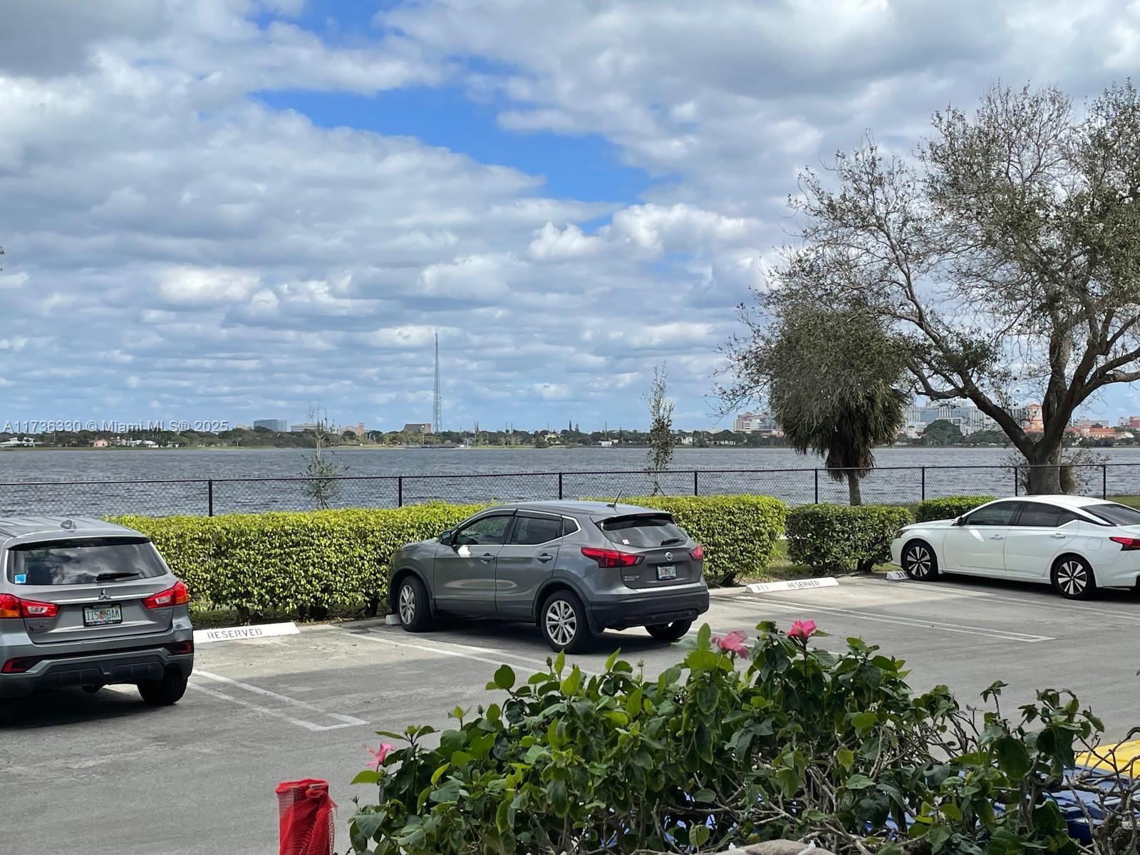 BREAKWATERS OF THE PALM B - Residential Lease