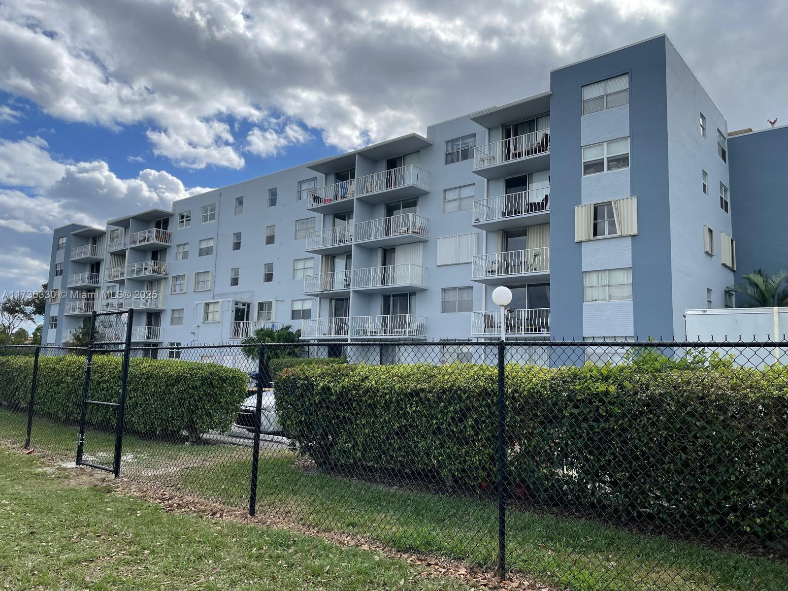 BREAKWATERS OF THE PALM B - Residential Lease