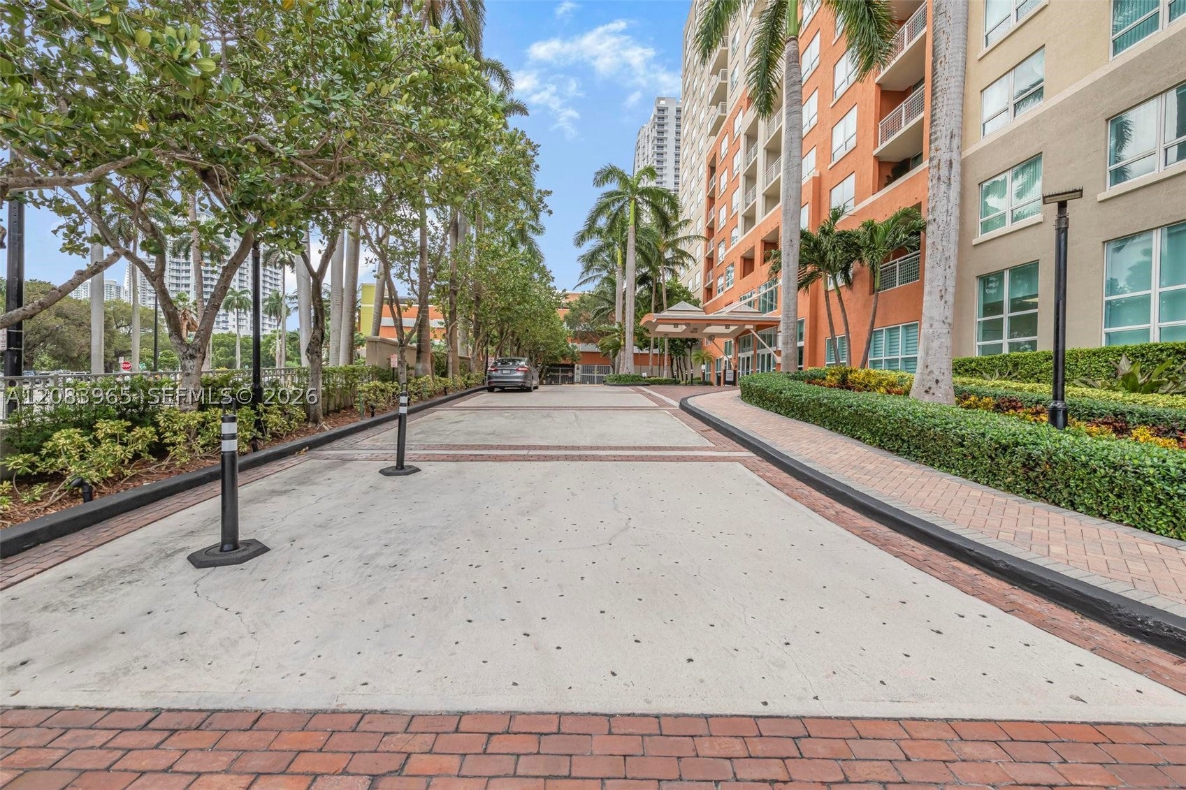 2000 N Bayshore Dr 408